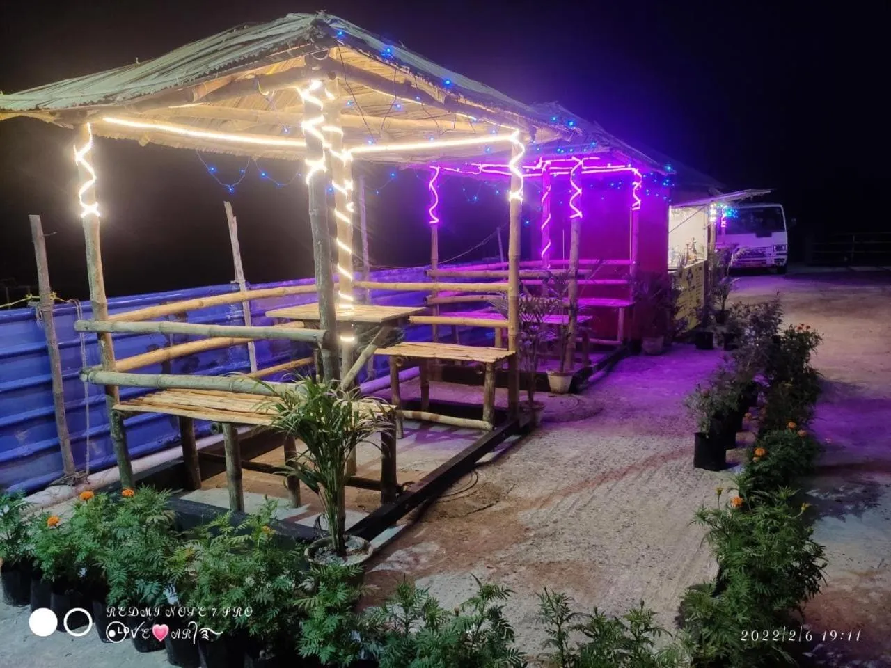 Night in Resort Garden Retreat Seaview