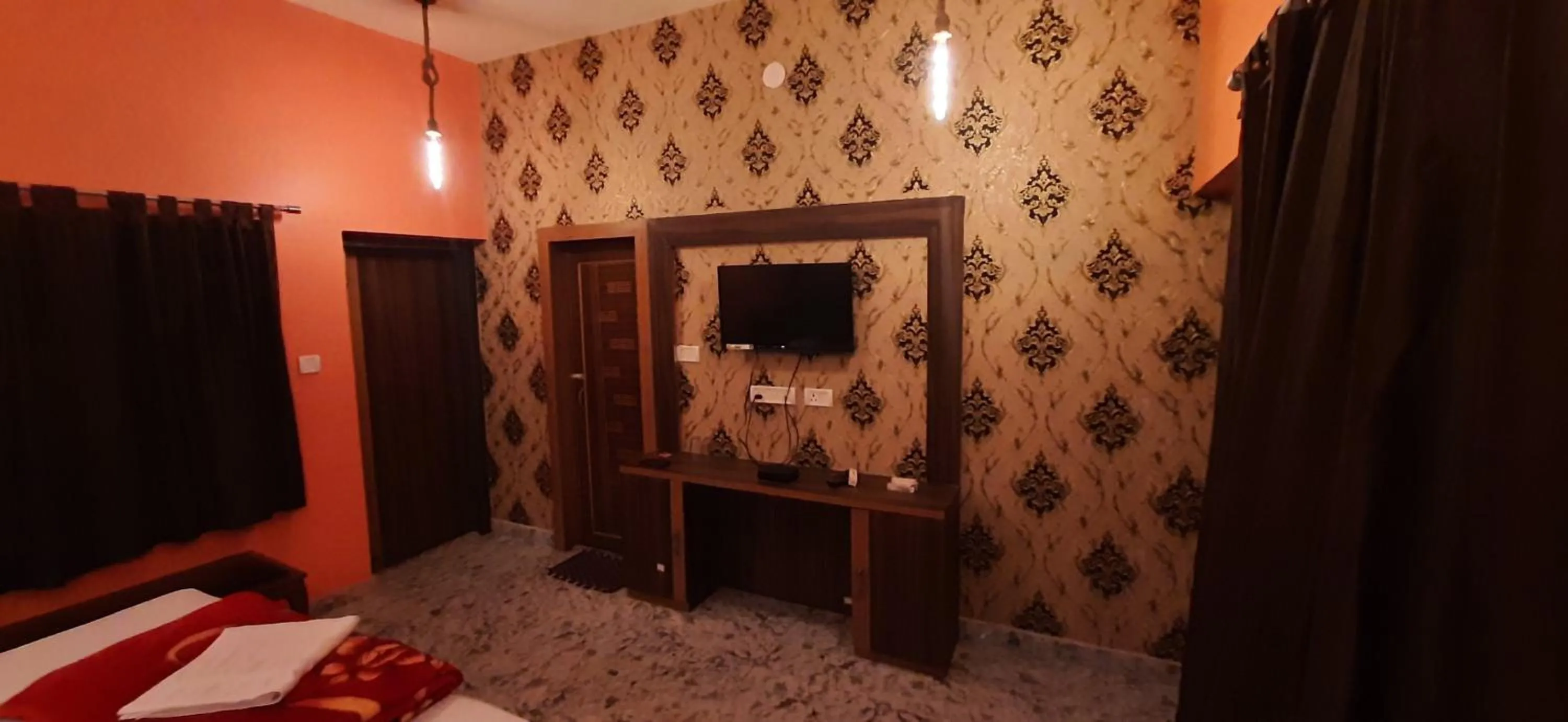 TV and multimedia in Resort Garden Retreat Seaview