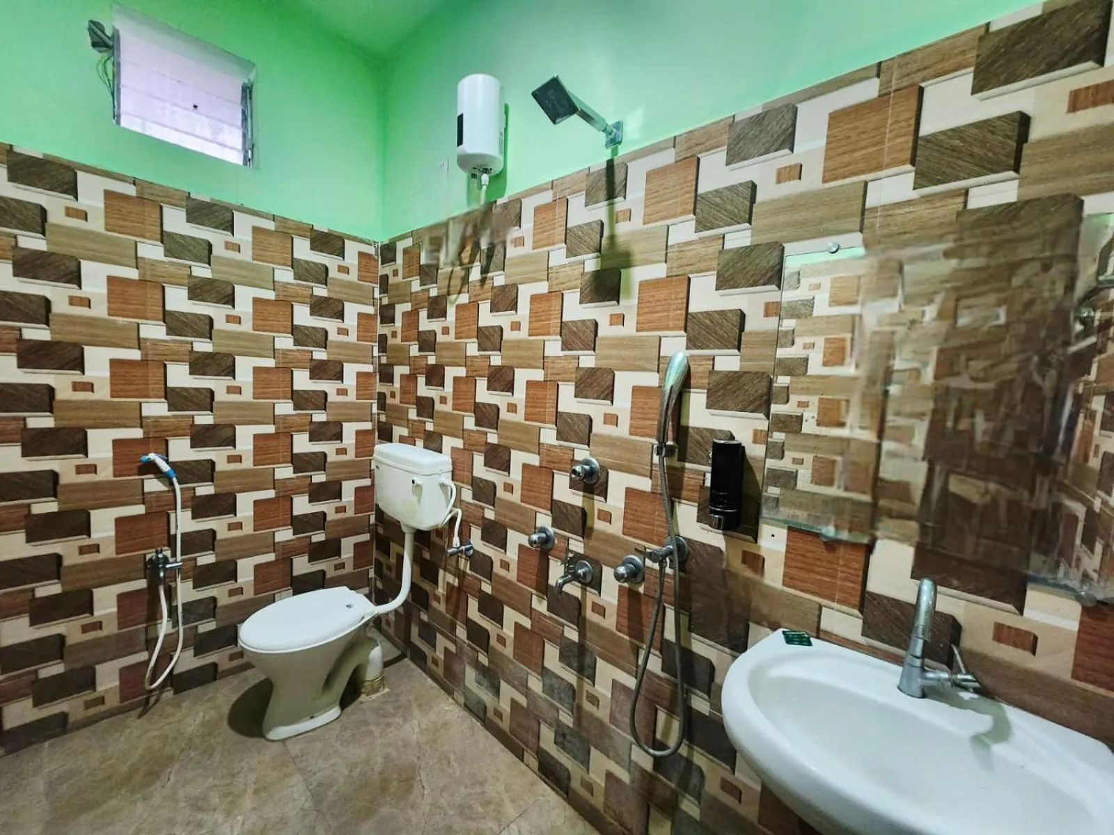 Shower in Resort Garden Retreat Seaview