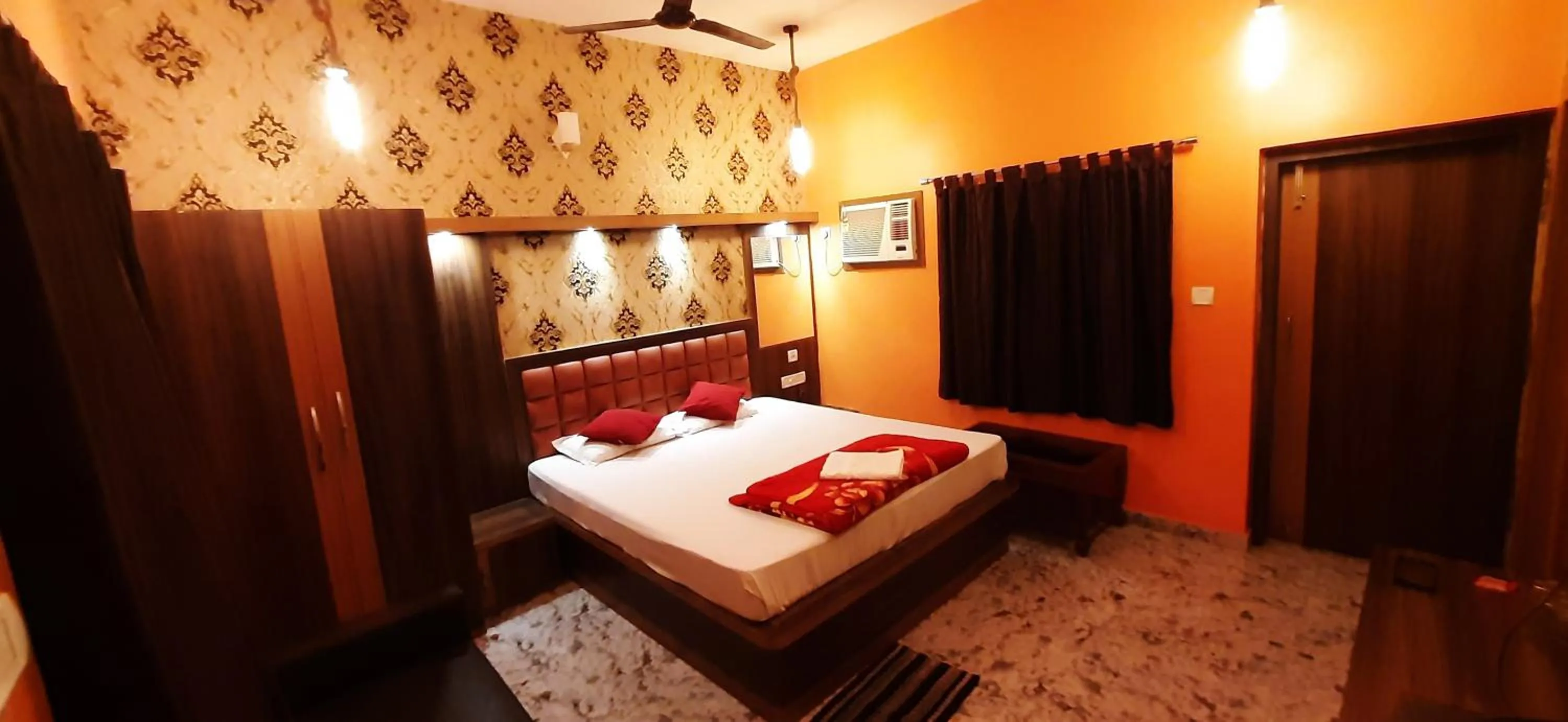 Bed in Resort Garden Retreat Seaview