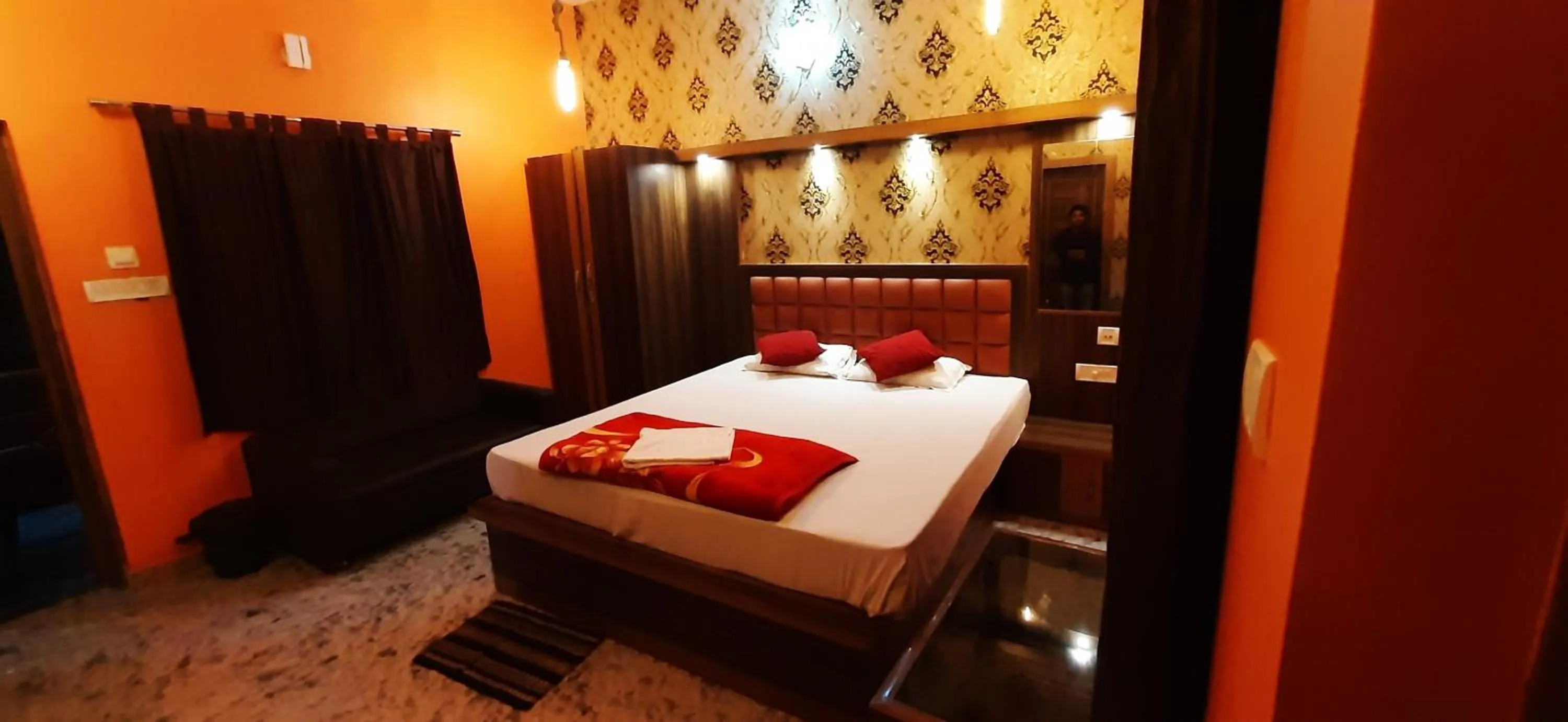 Bed in Resort Garden Retreat Seaview