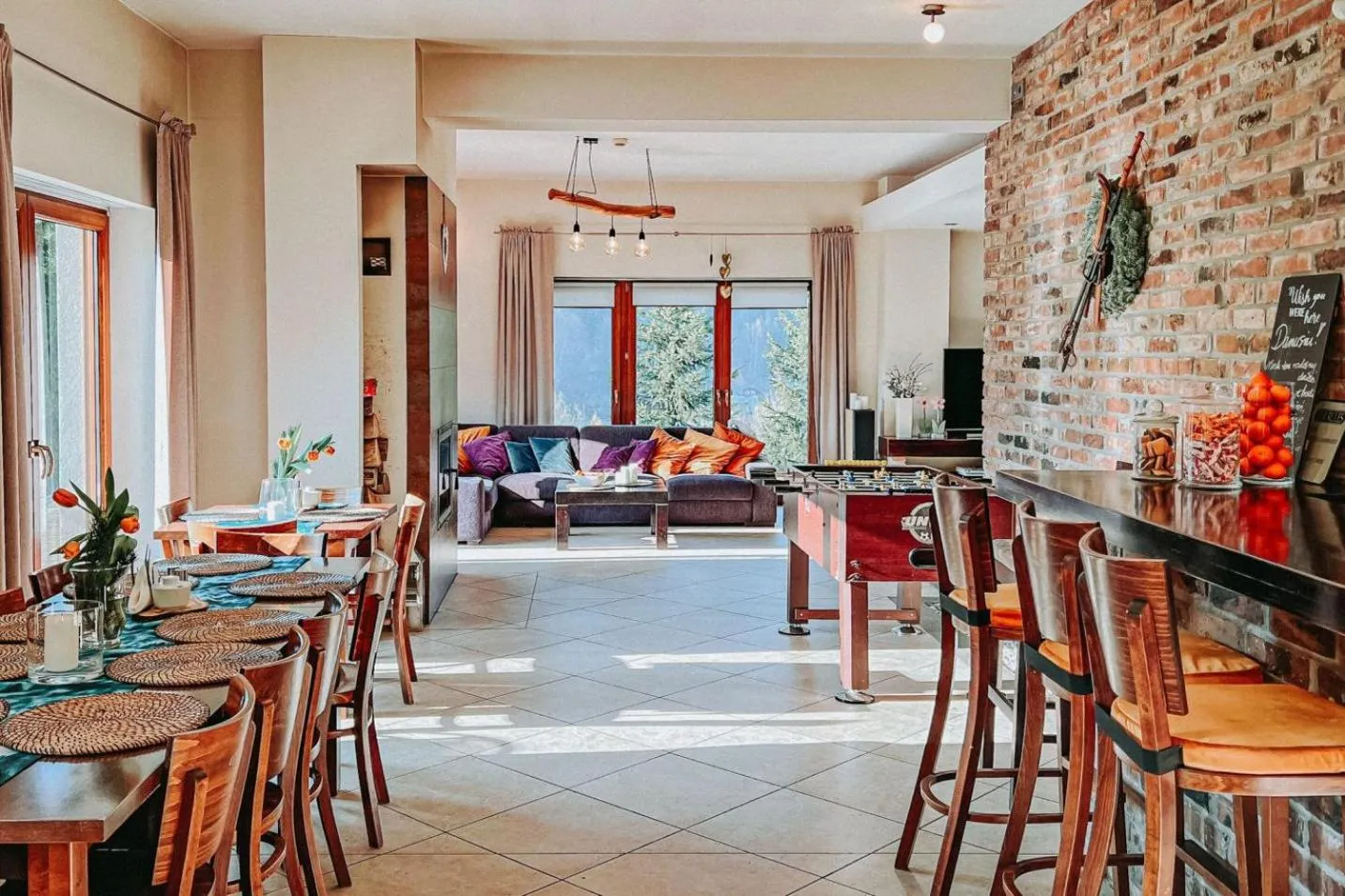 Communal lounge/ TV room in Przystanek Góry