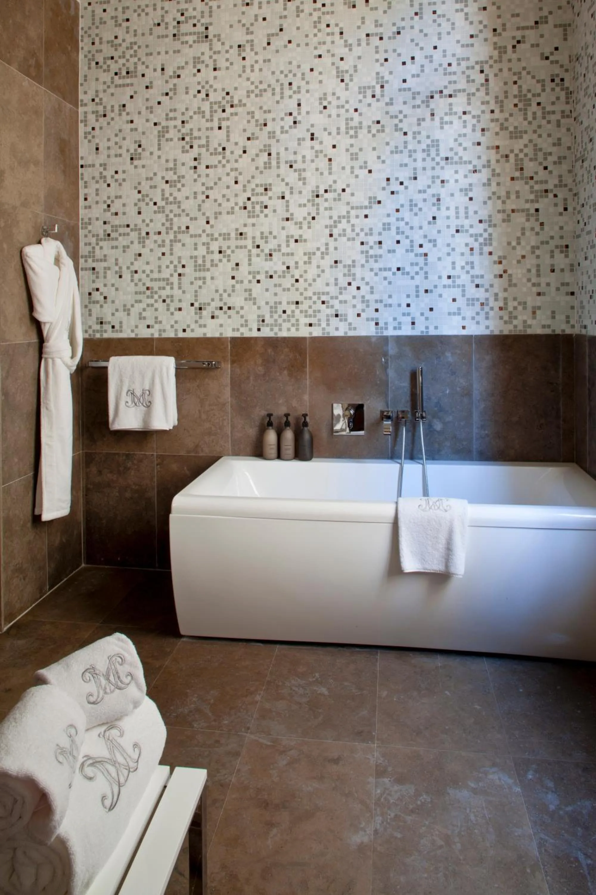 Bathroom in La Maison d'Uzès Relais & Châteaux