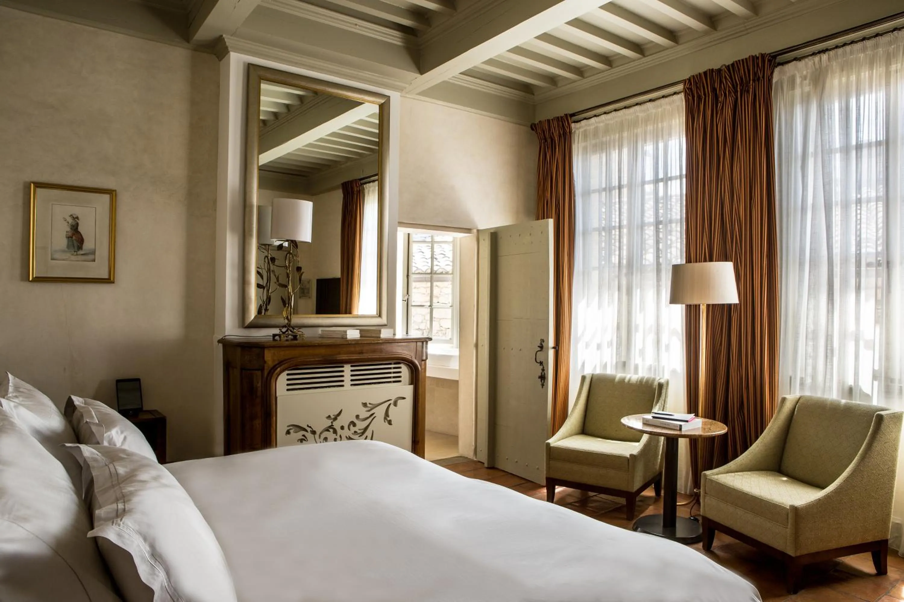 Photo of the whole room, Bed in La Maison d'Uzès Relais & Châteaux