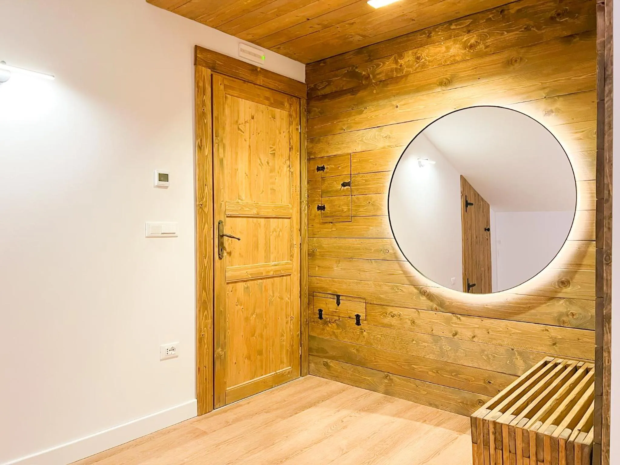 wardrobe, Bathroom in Wolf House BnB