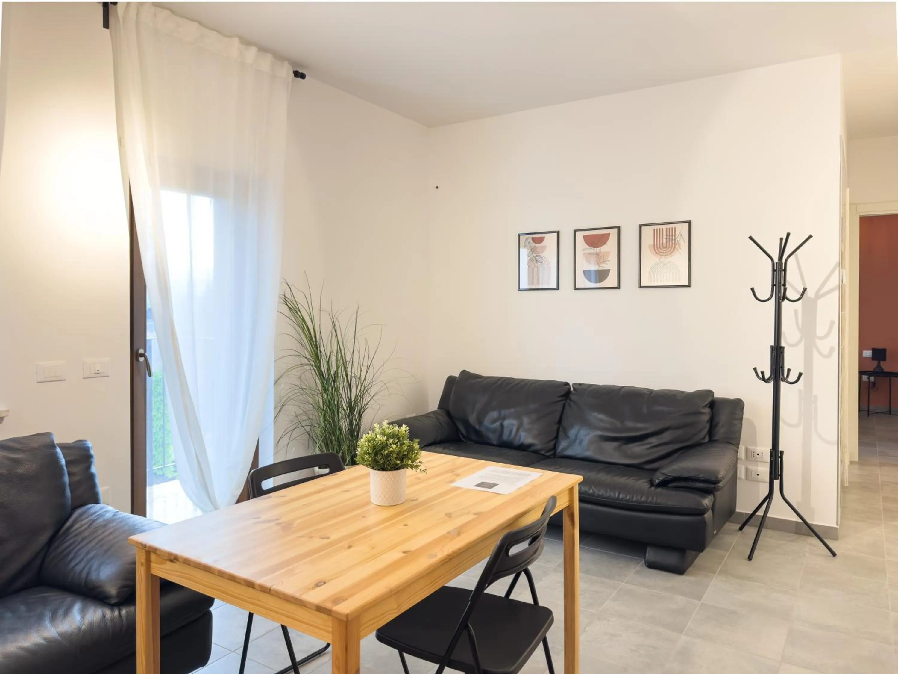 Living room, Dining Area in Wolf House BnB