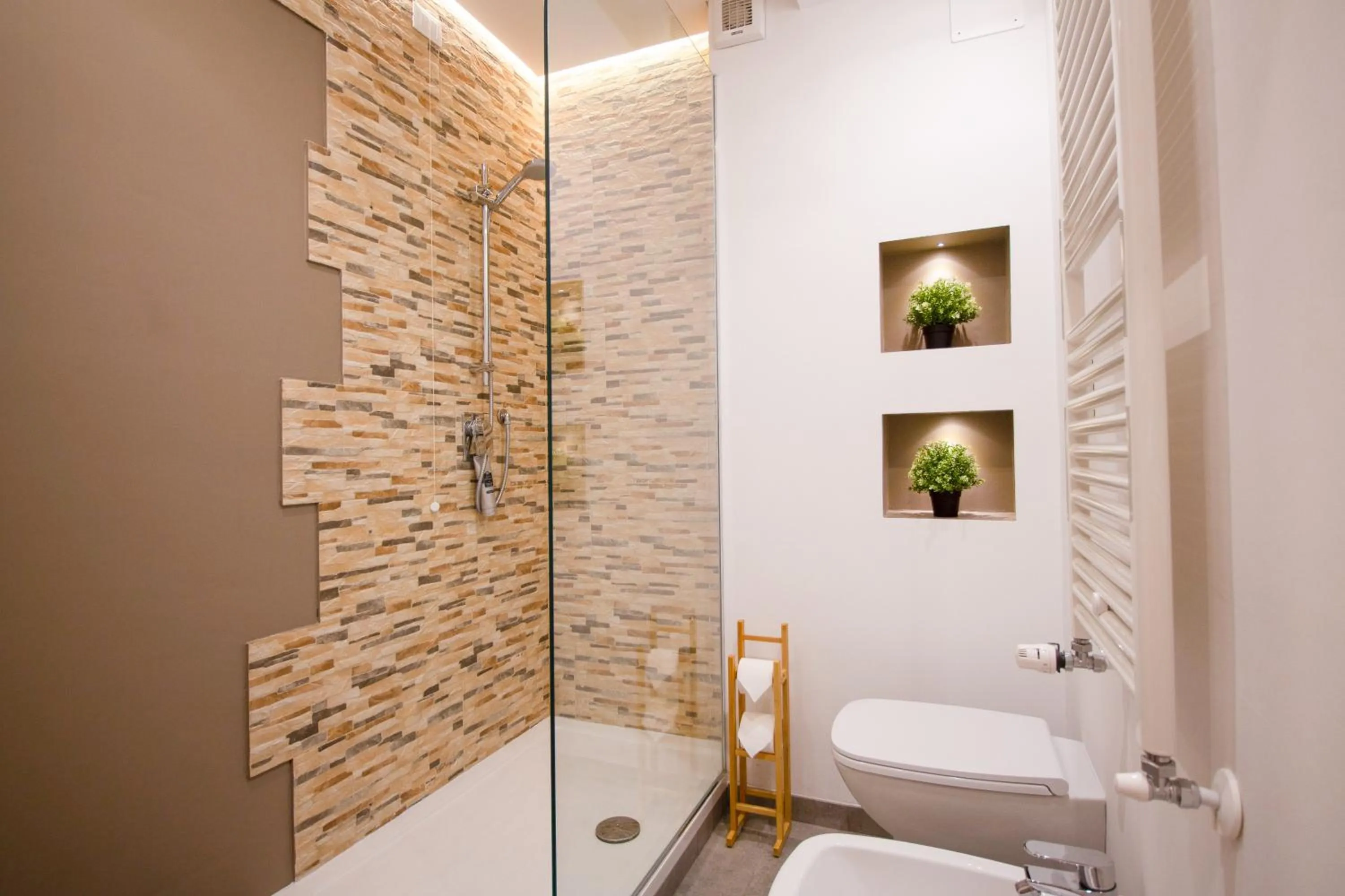 Shower, Bathroom in Wolf House BnB