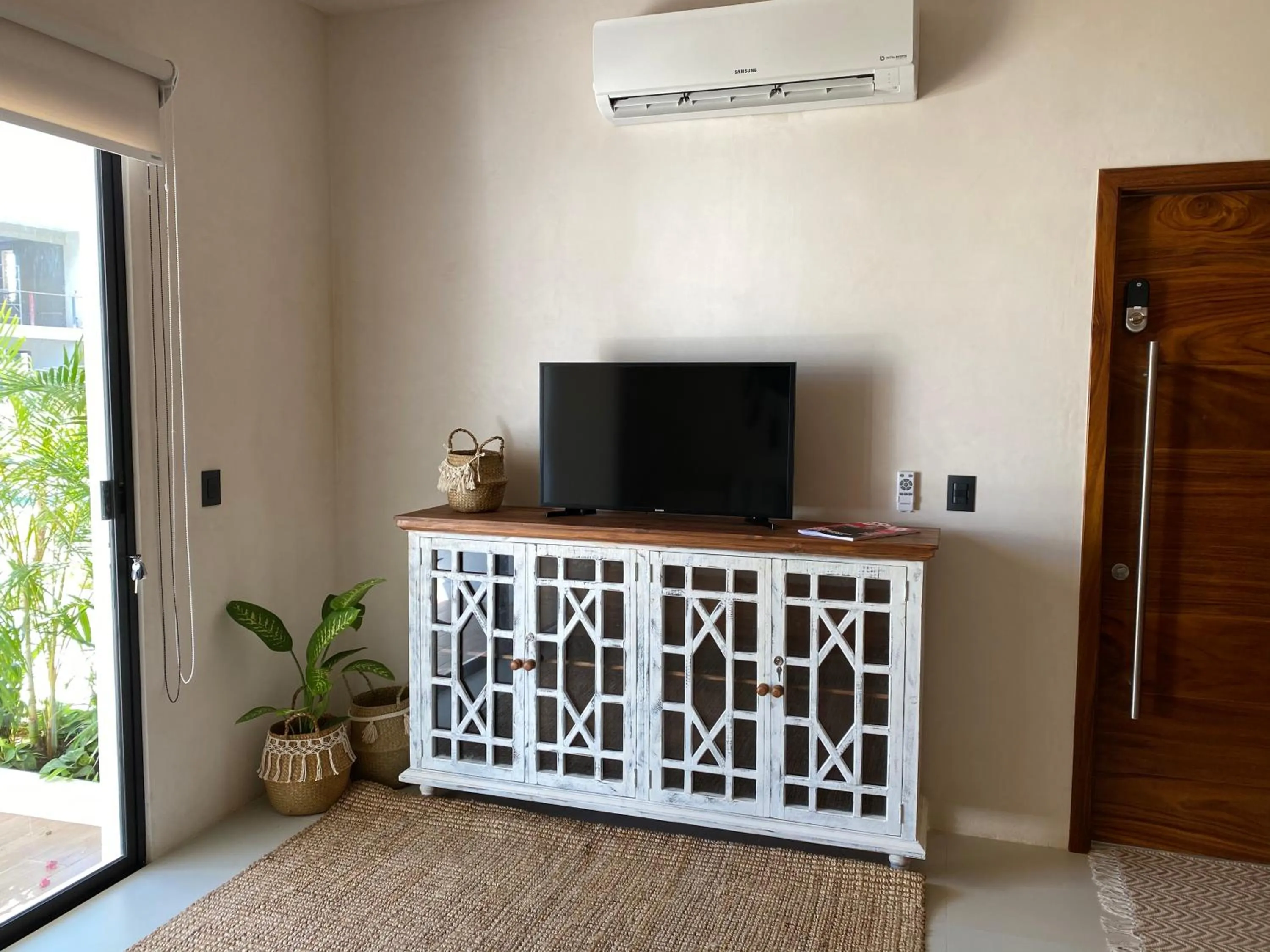 TV and multimedia in Kaanal Tulum