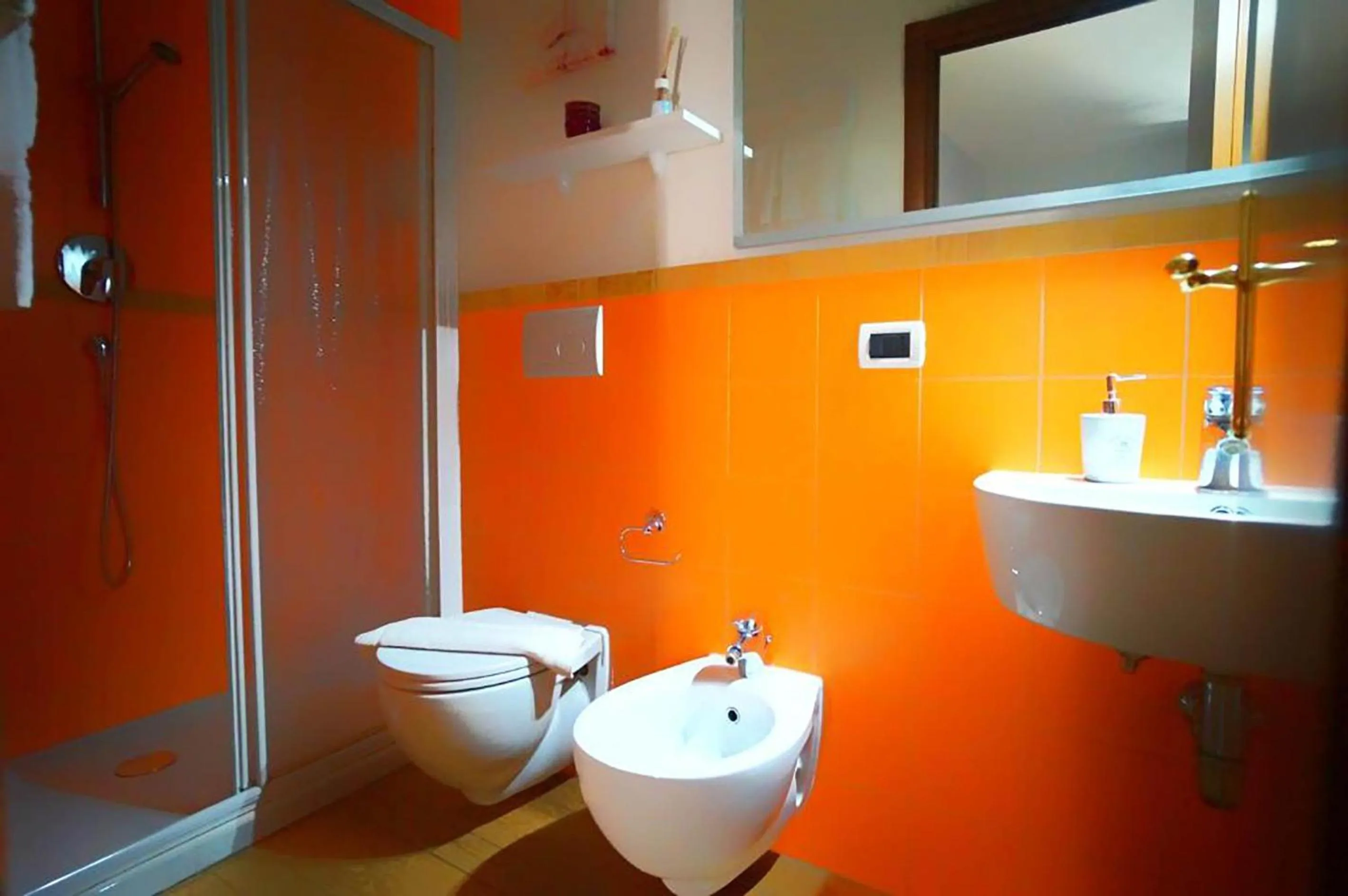 Bathroom in Day by Day di Ghor