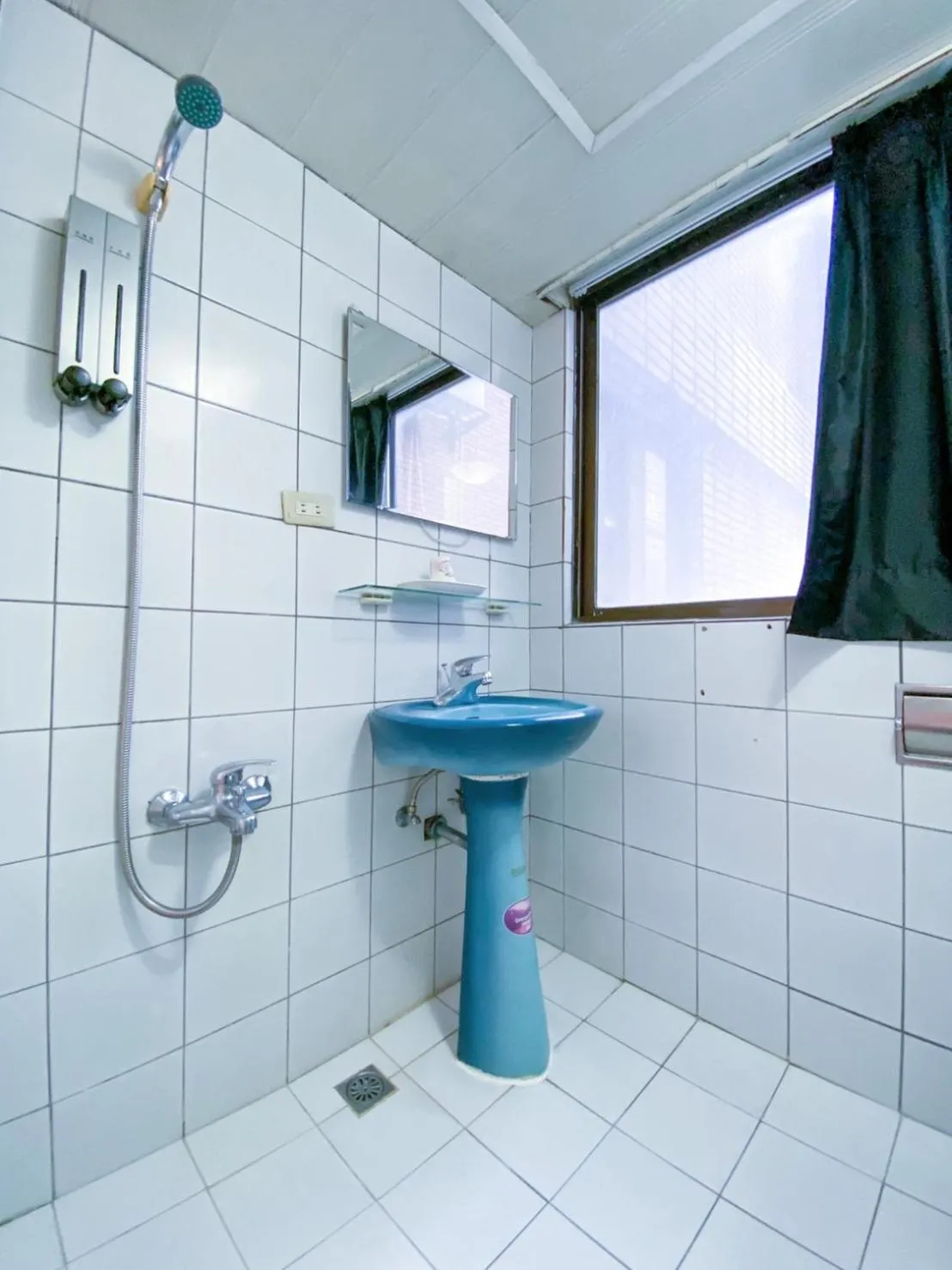 Bathroom in Chrysler Hotel