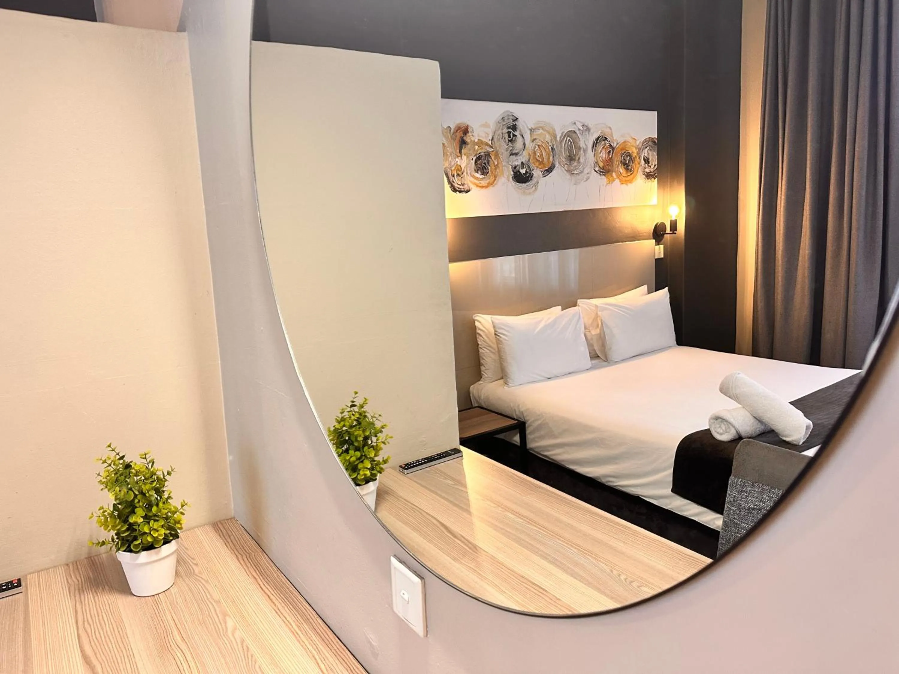 Bed in N1 Hotel Samora Machel Harare