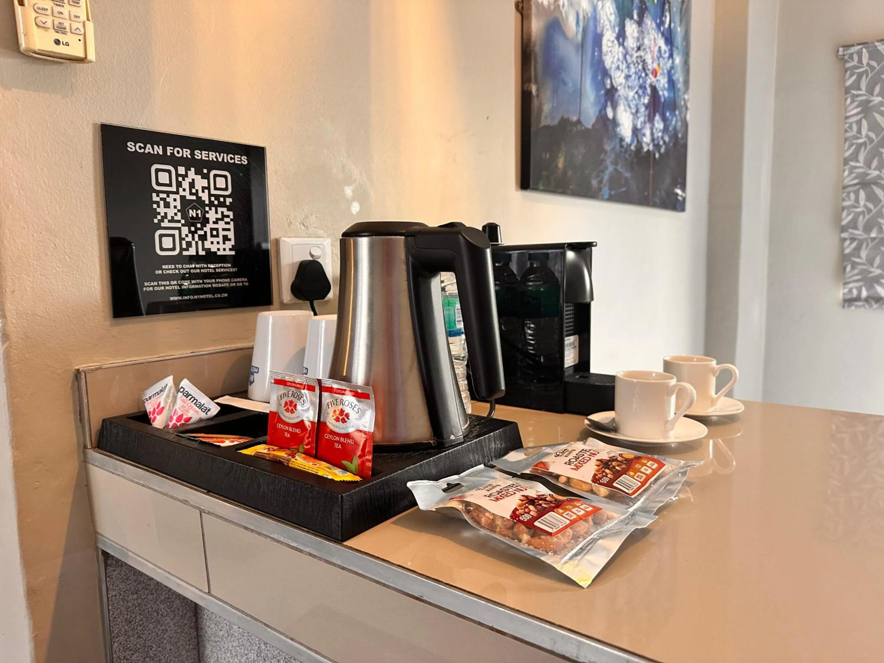 Coffee/tea facilities in N1 Hotel Samora Machel Harare