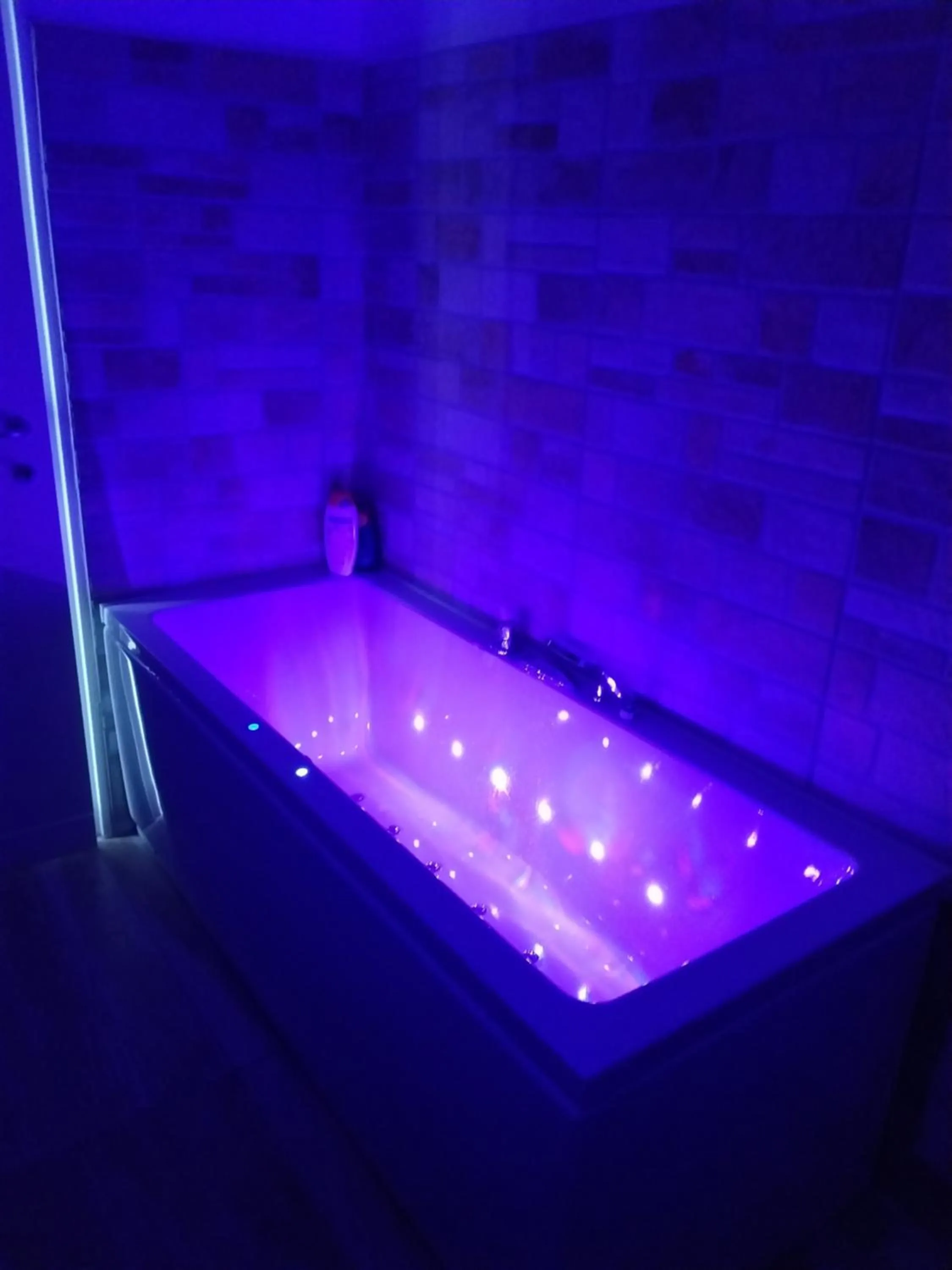Hot Tub in Lux