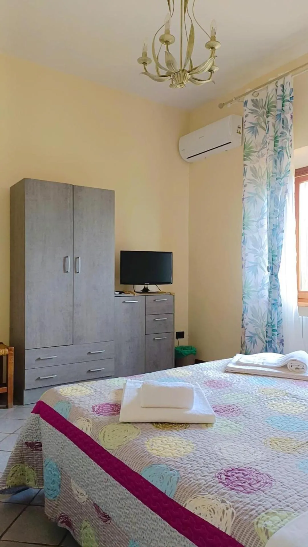 Bed in B&B Il Fienile San Gimignano