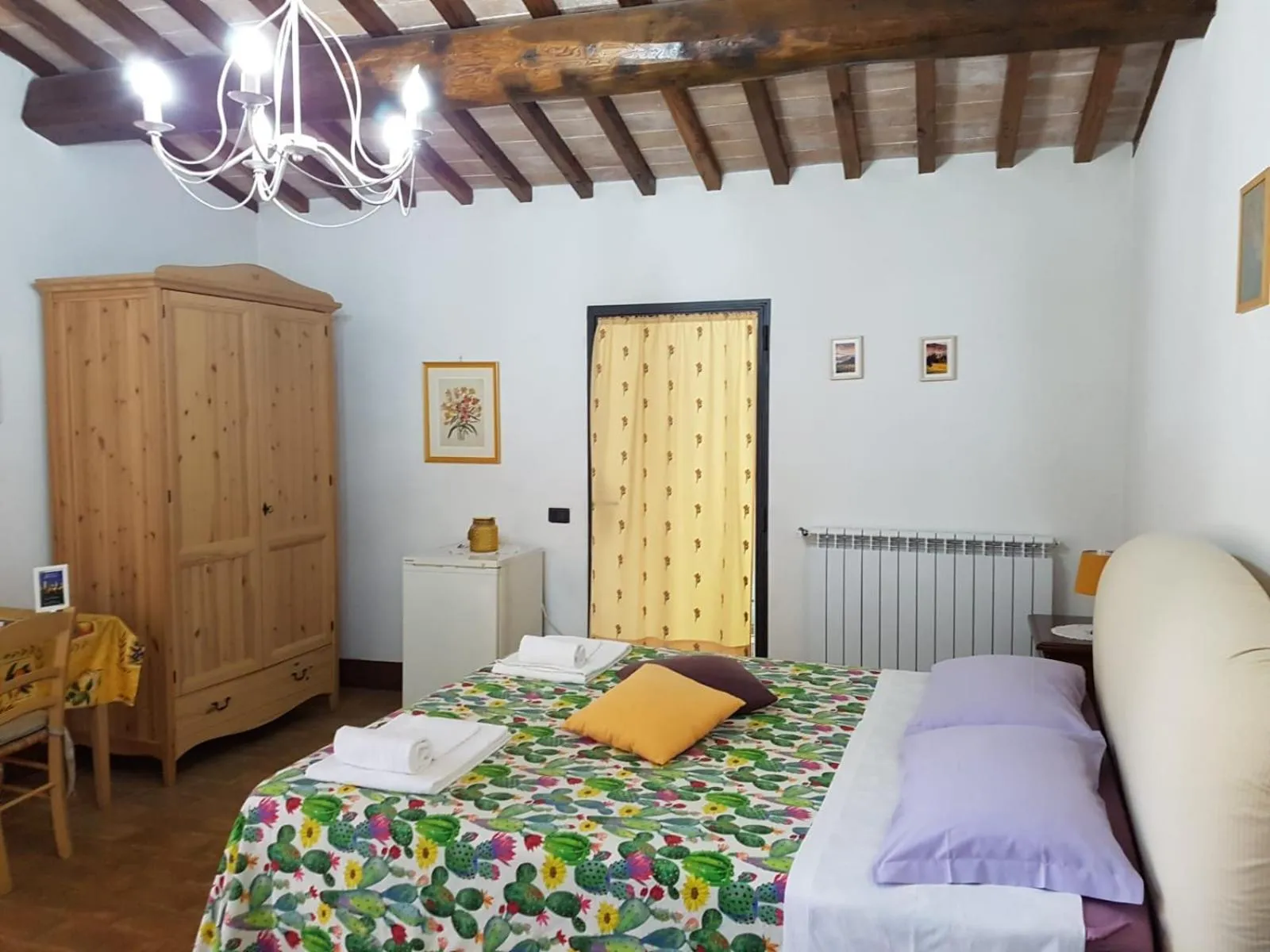 Bed in B&B Il Fienile San Gimignano
