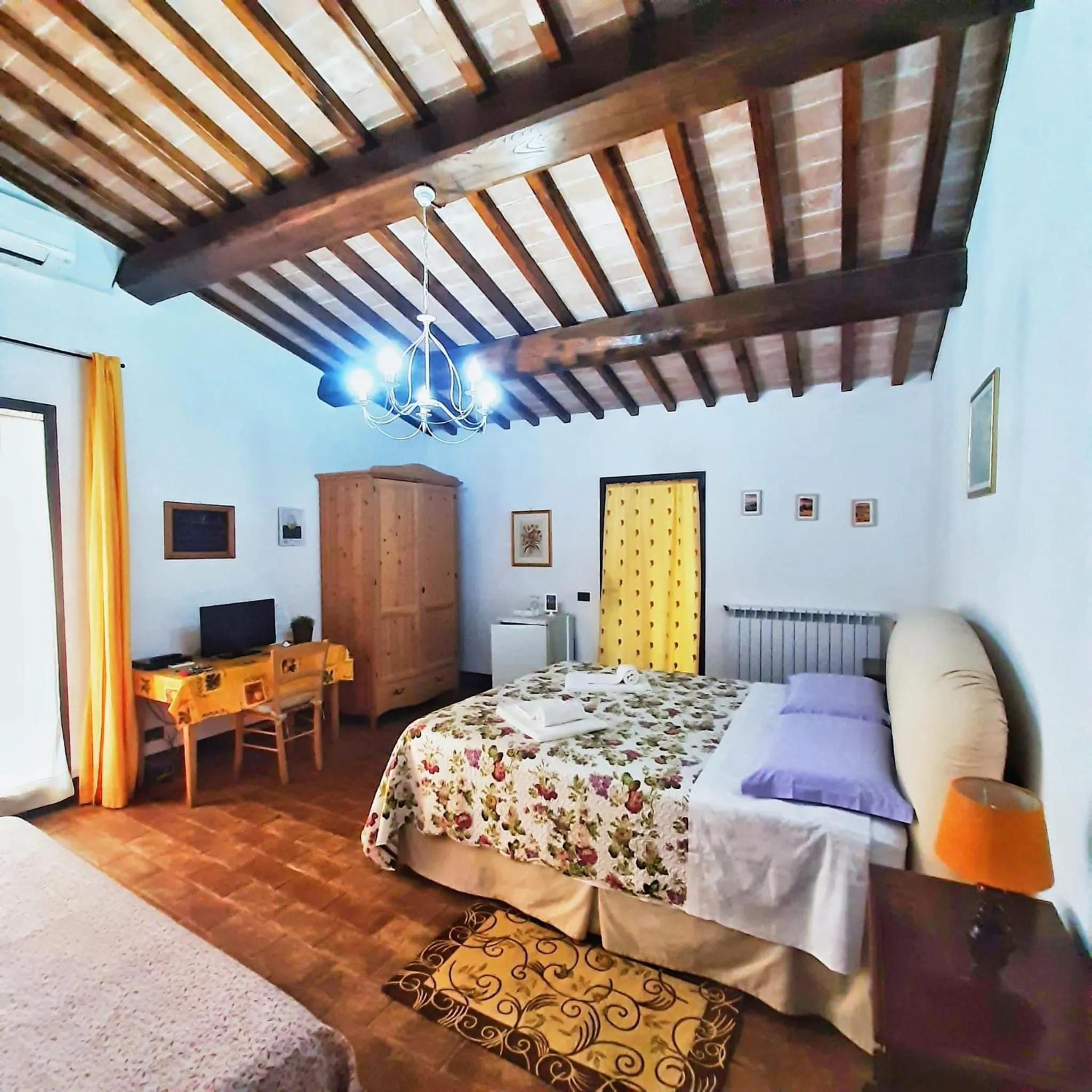 Bed in B&B Il Fienile San Gimignano