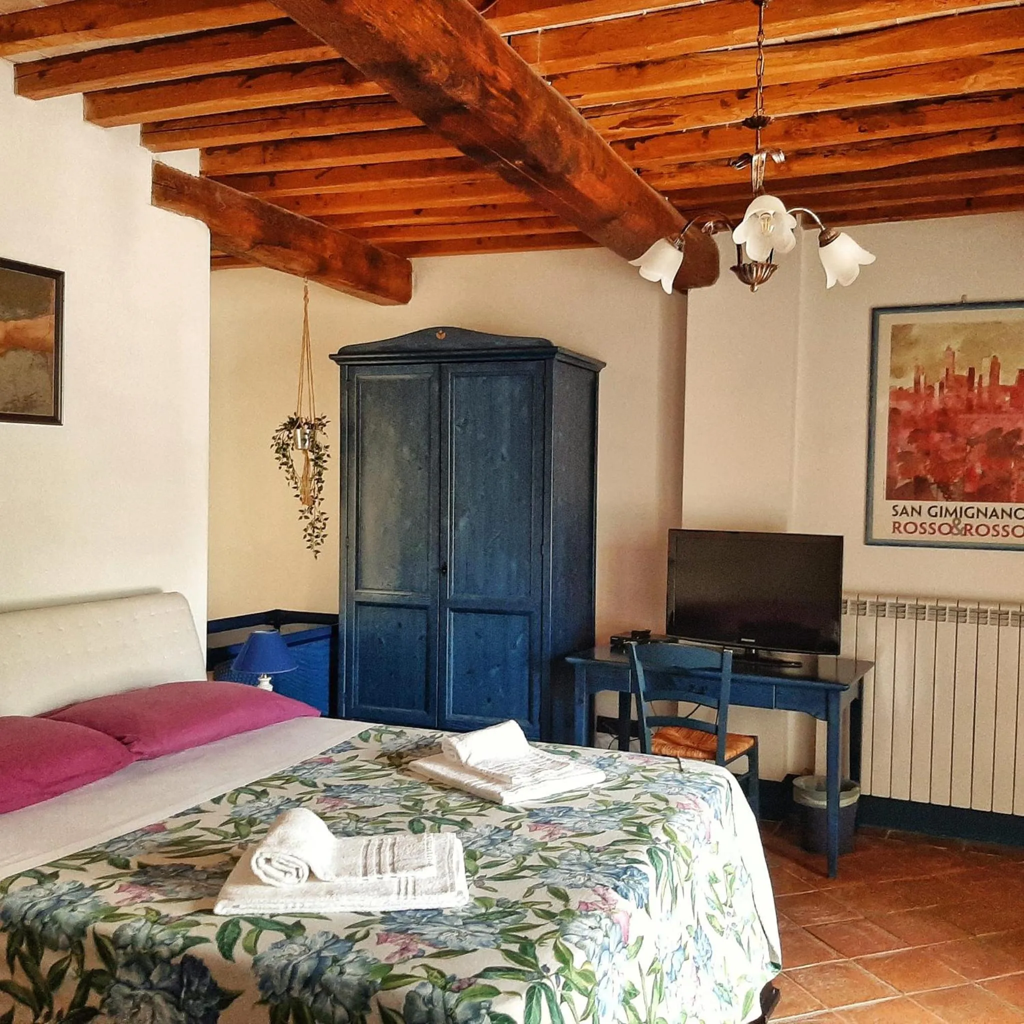 Bed in B&B Il Fienile San Gimignano