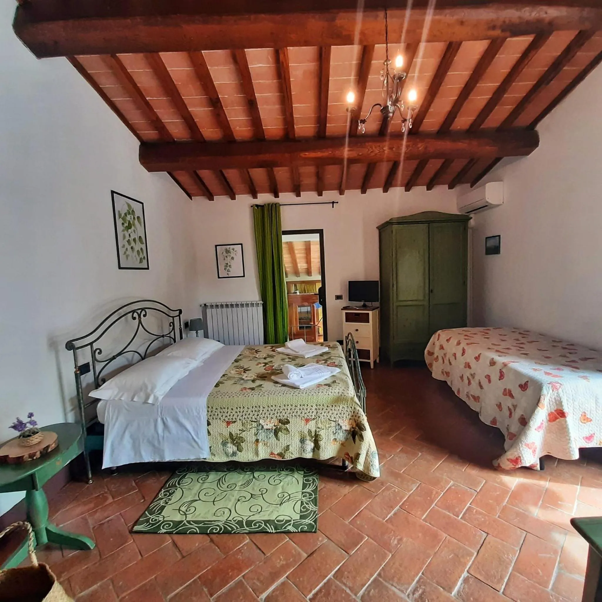 Bed in B&B Il Fienile San Gimignano