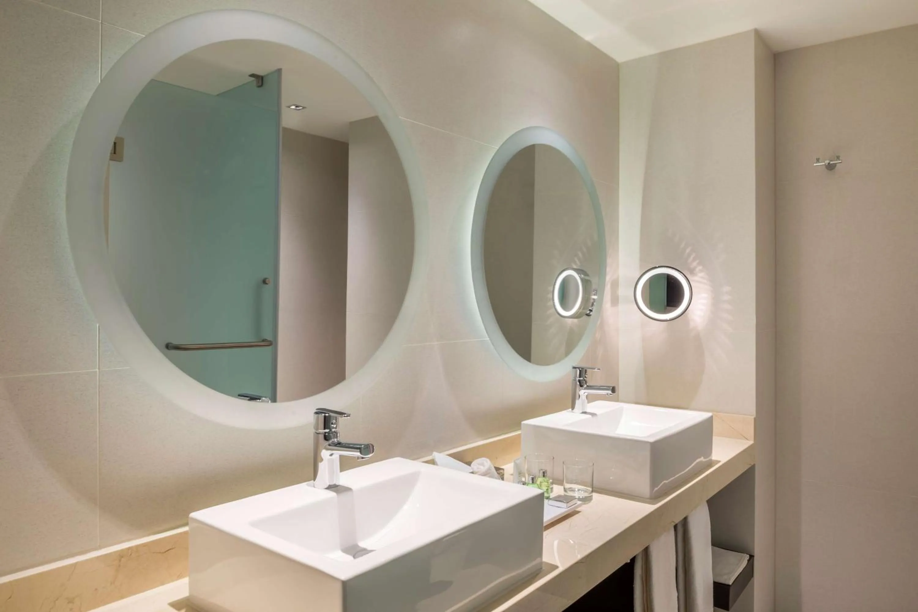 Bathroom in Hilton DoubleTree Guadalajara Centro Historico