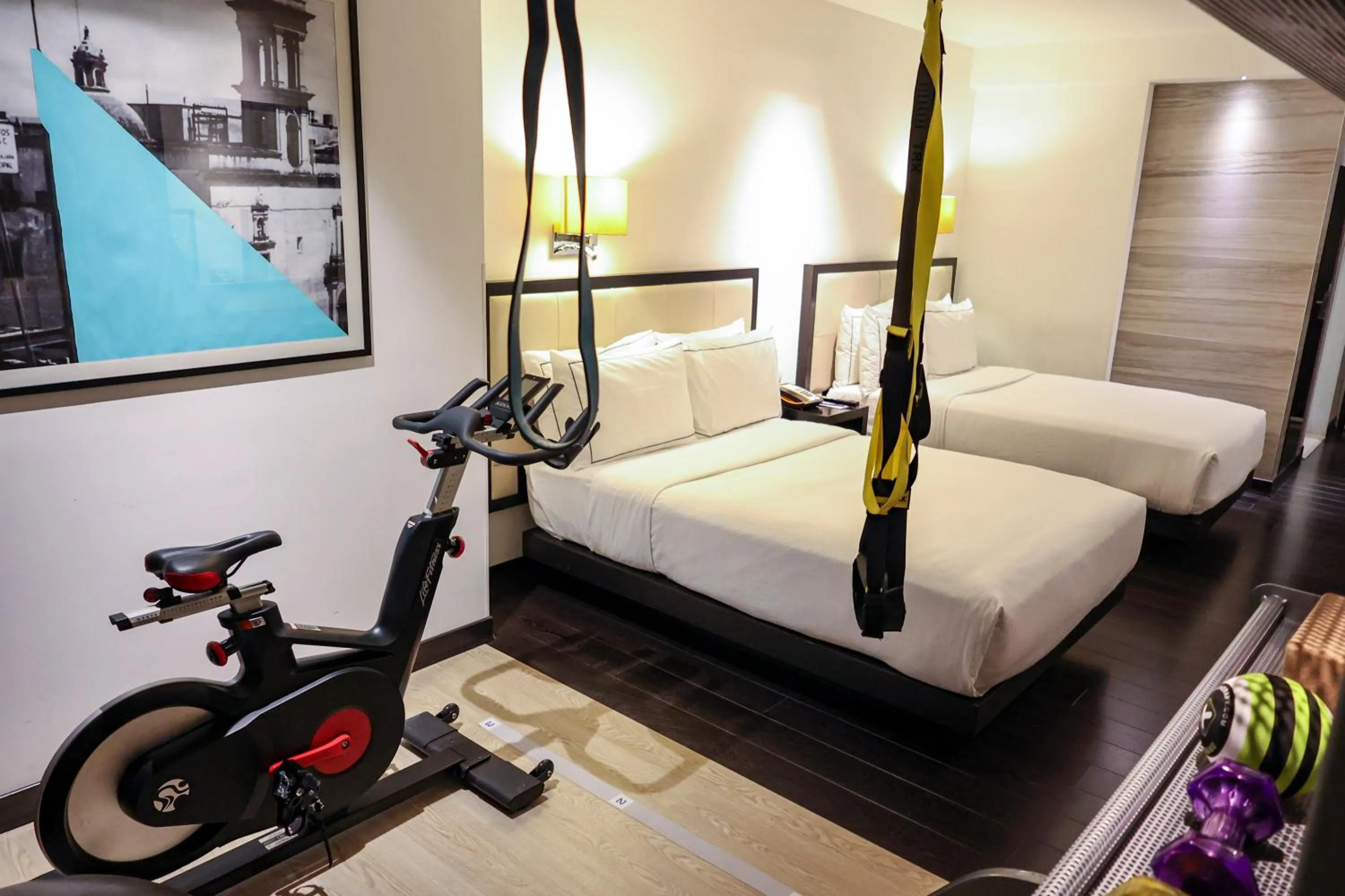 Fitness centre/facilities, Bed in Hilton DoubleTree Guadalajara Centro Historico