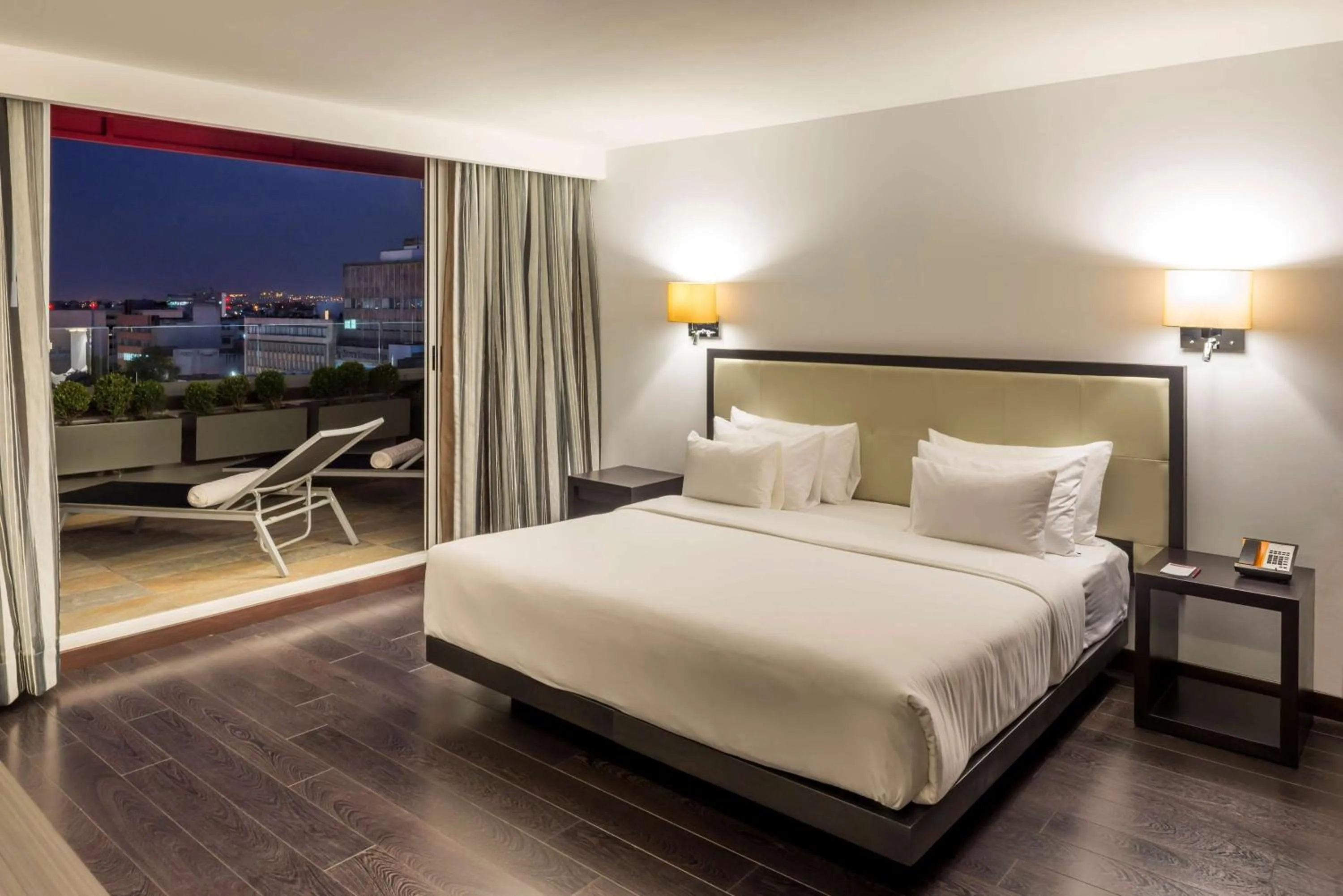 Bed in Hilton DoubleTree Guadalajara Centro Historico