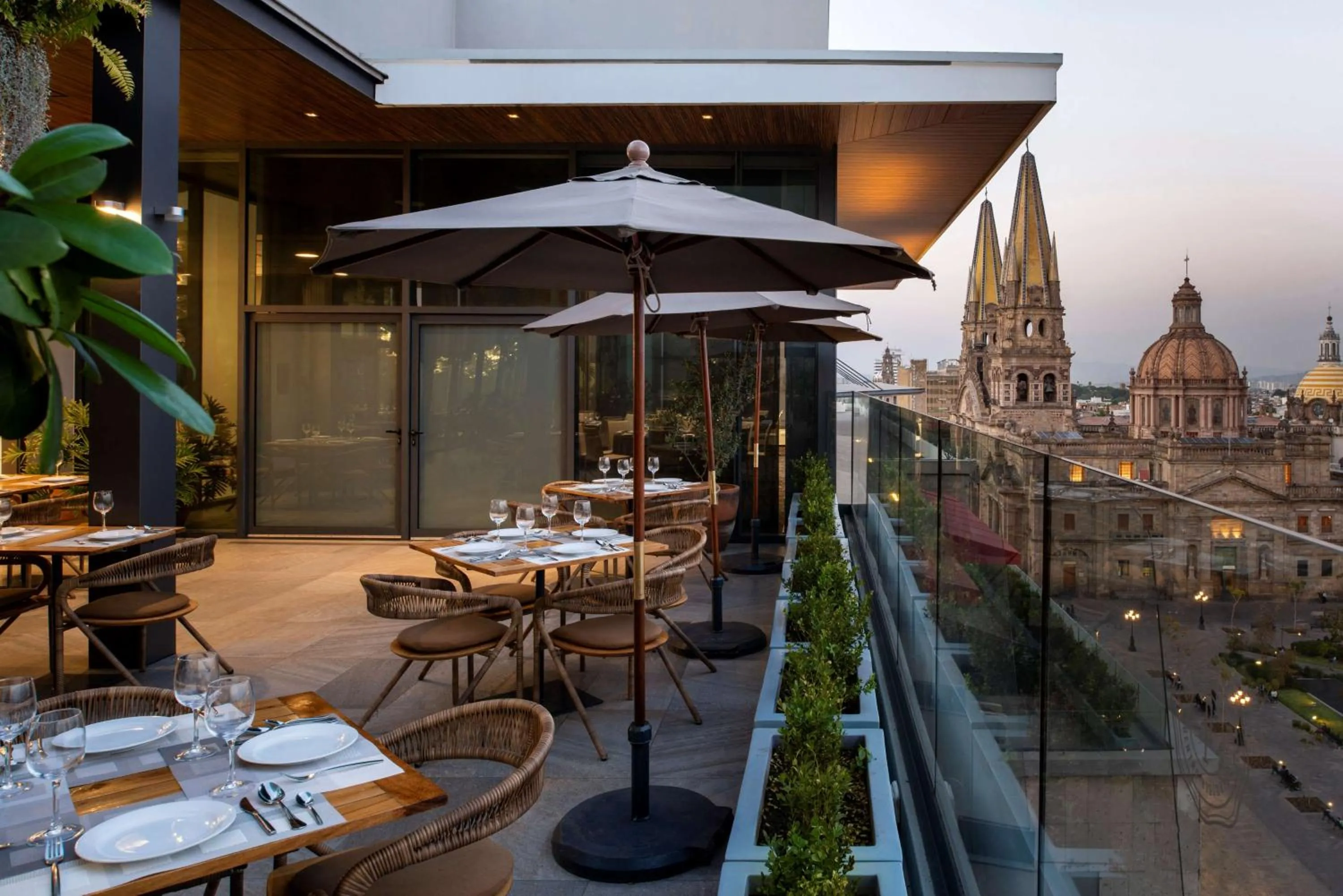 Restaurant/places to eat in Hilton DoubleTree Guadalajara Centro Historico