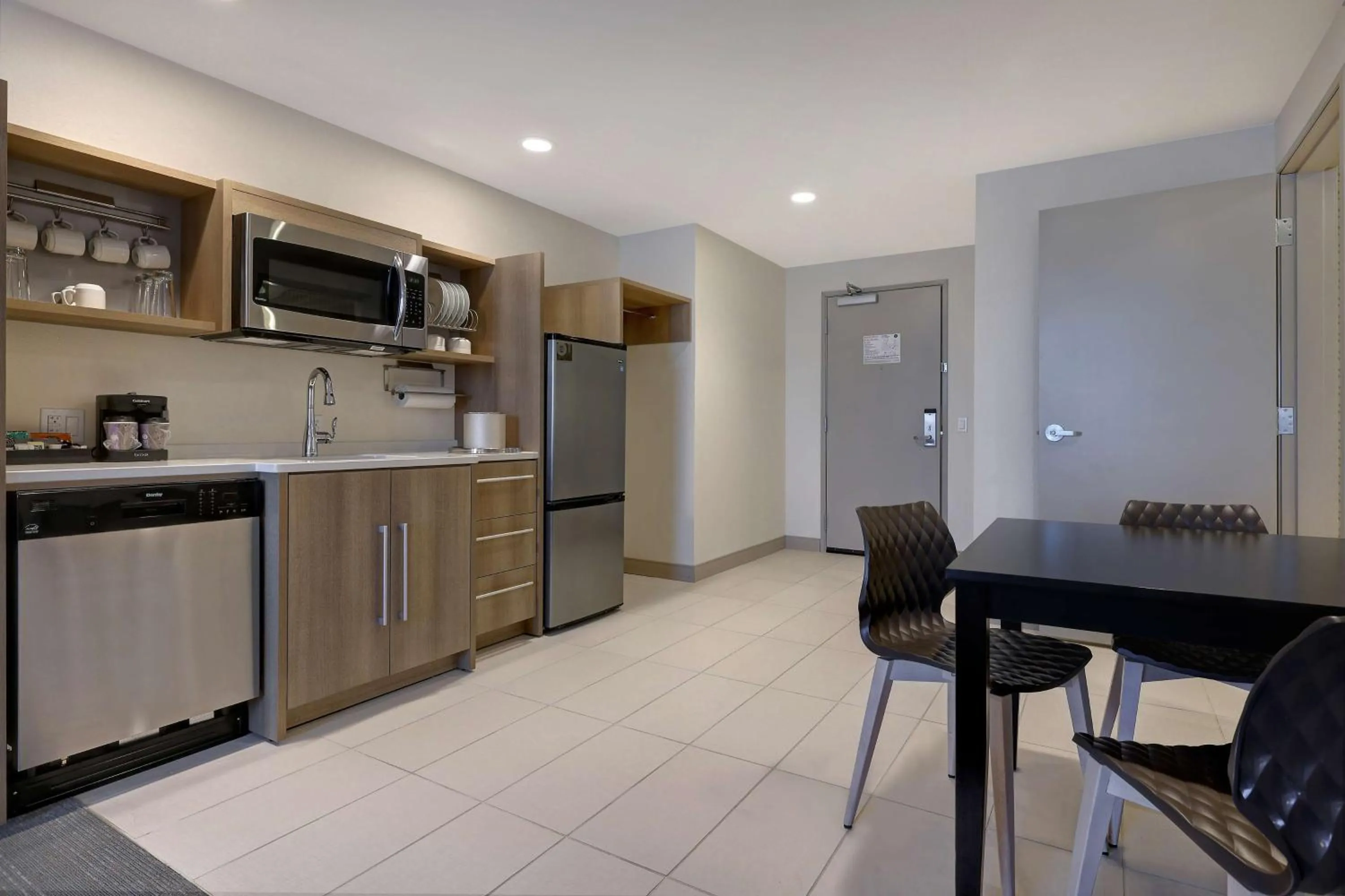 Kitchen or kitchenette in Home2 Suites By Hilton Turlock, Ca