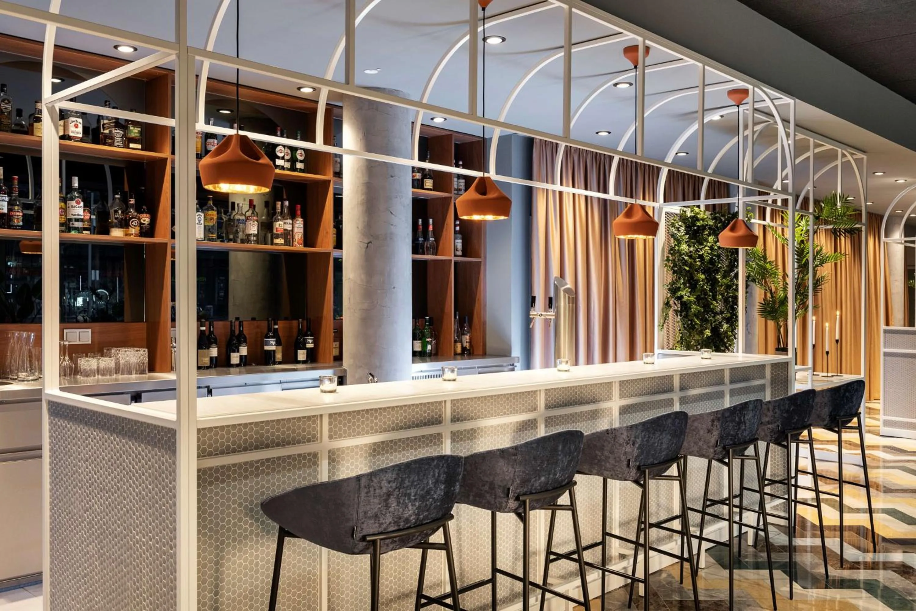 Lounge or bar in NH Hannover