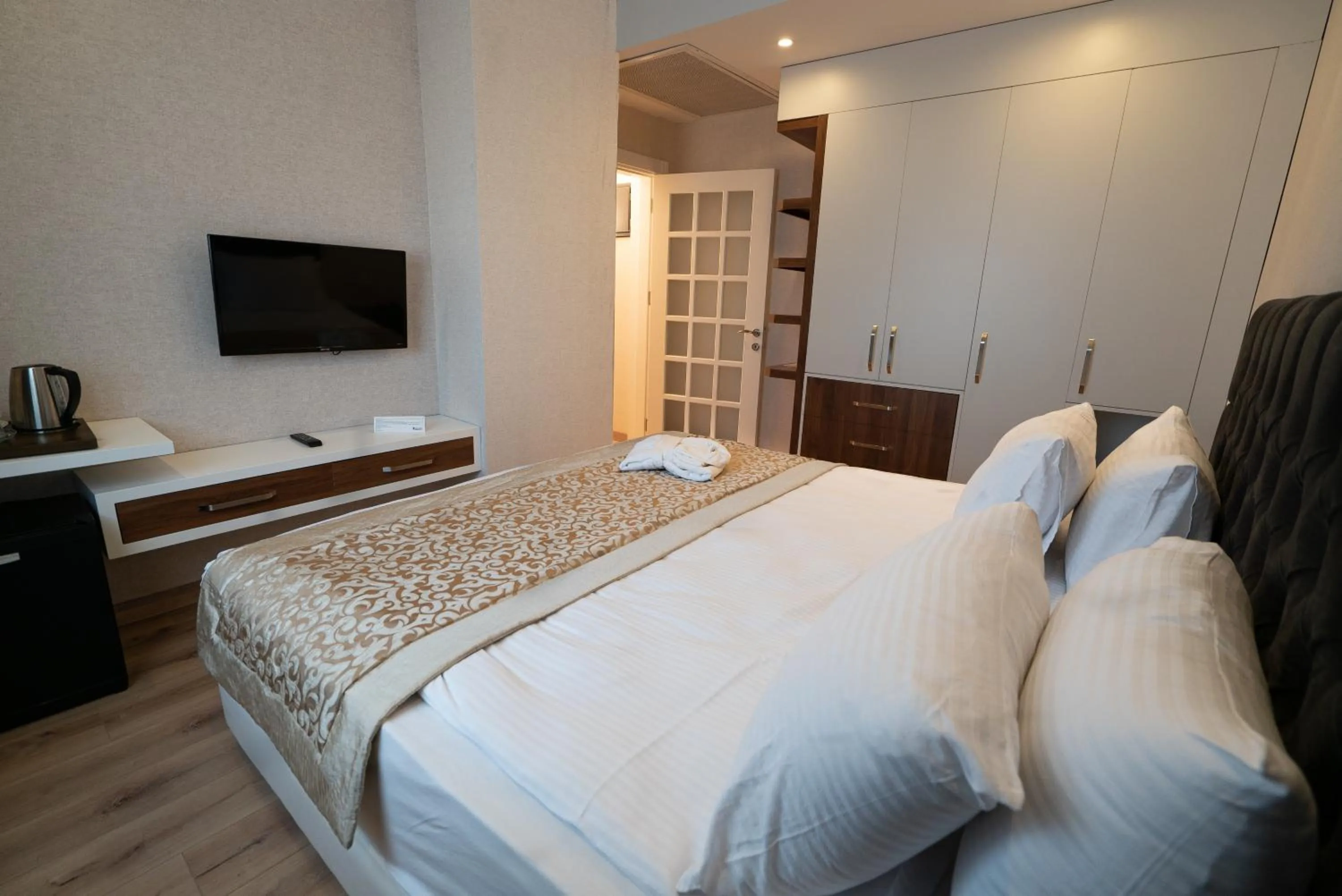 Bedroom in The Green Park Diyarbakir