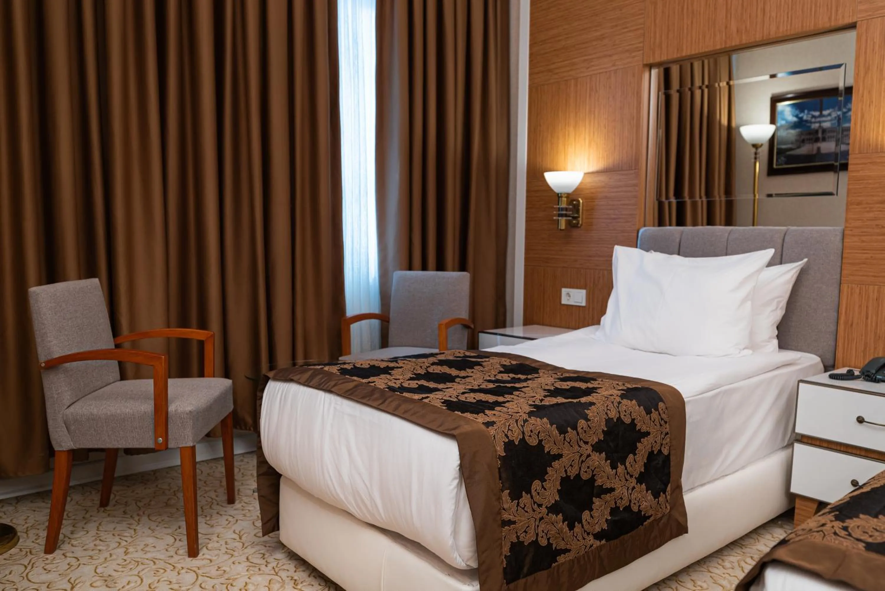 Bedroom in The Green Park Diyarbakir