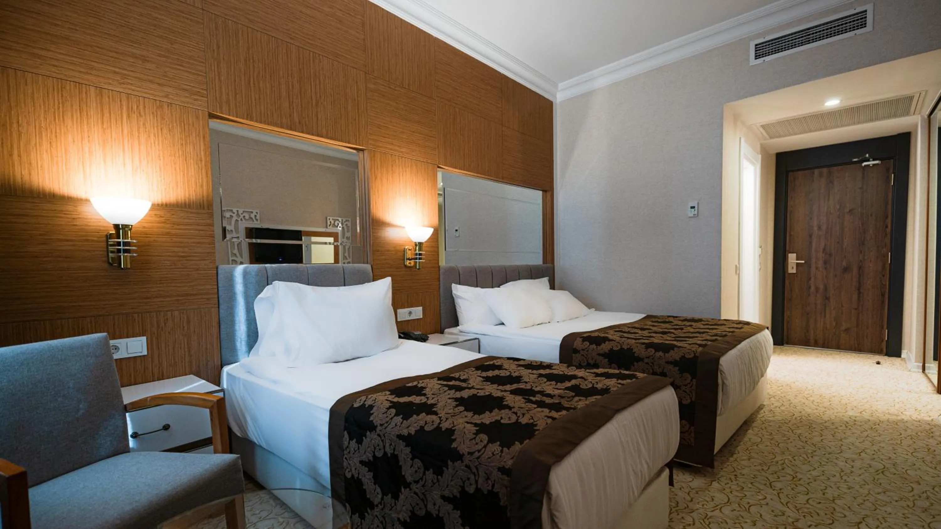 Bedroom in The Green Park Diyarbakir