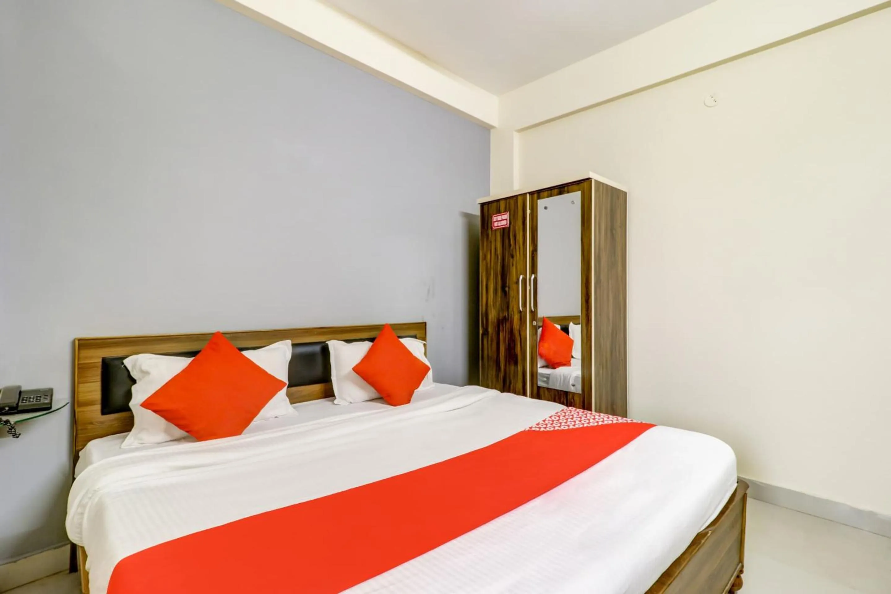 Bedroom, Bed in Hotel O The Crown Inn