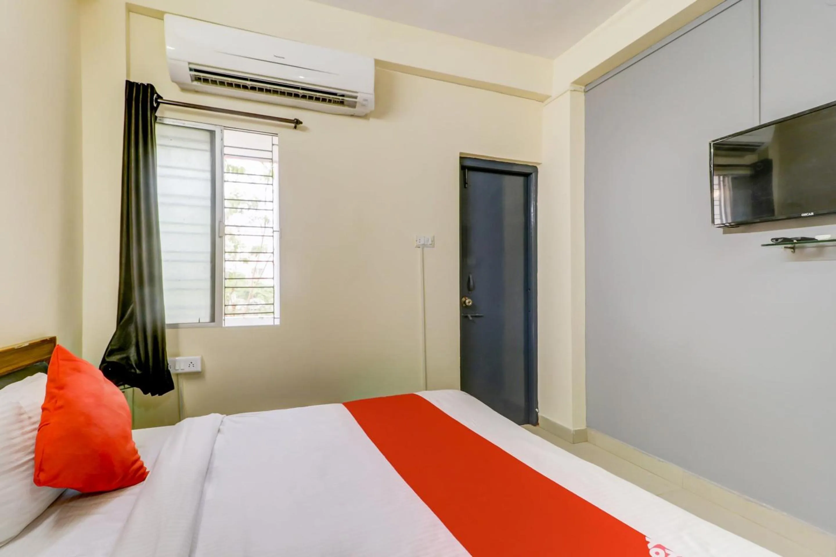 Bedroom, Bed in Hotel O The Crown Inn