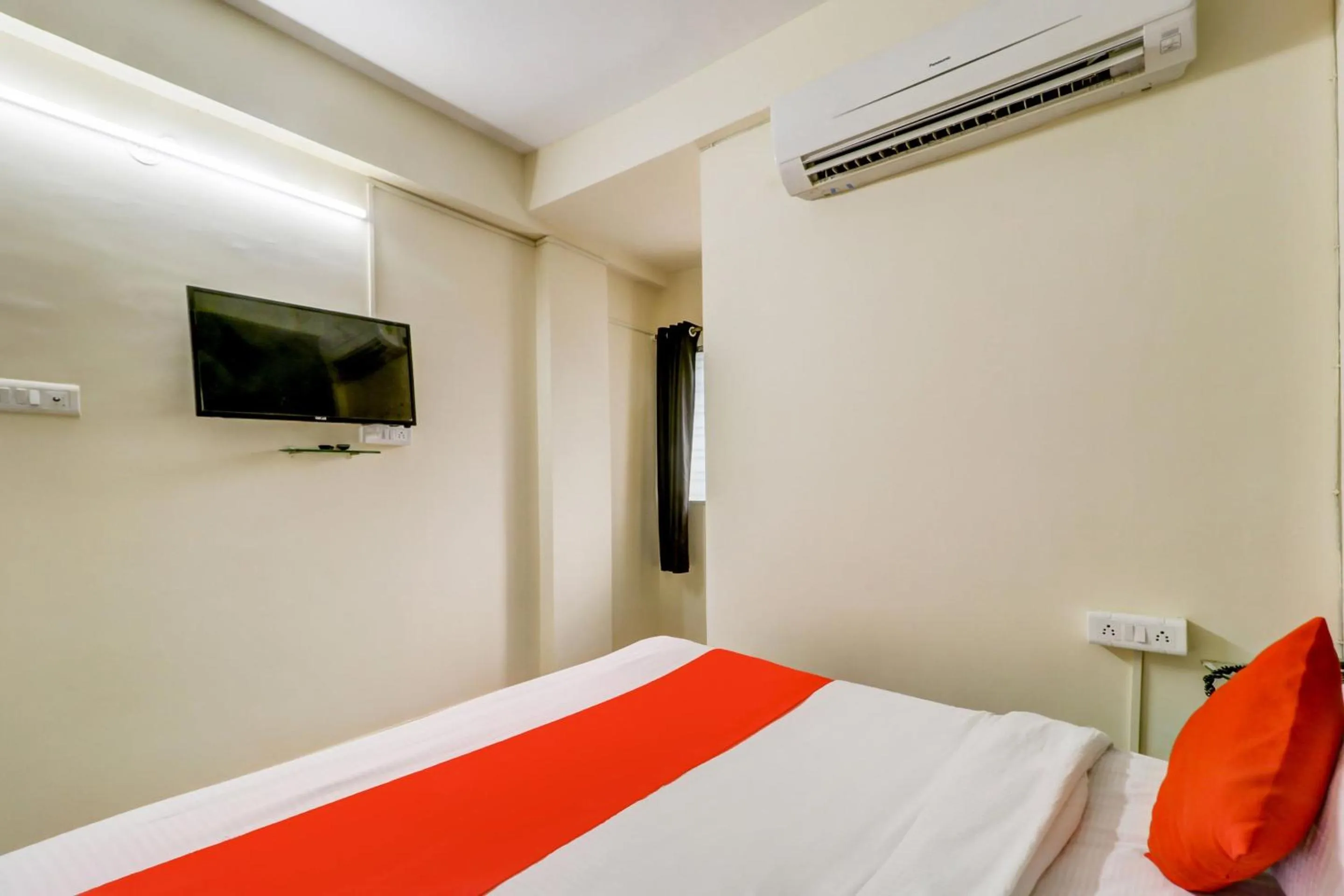 Hotel O The Crown Inn