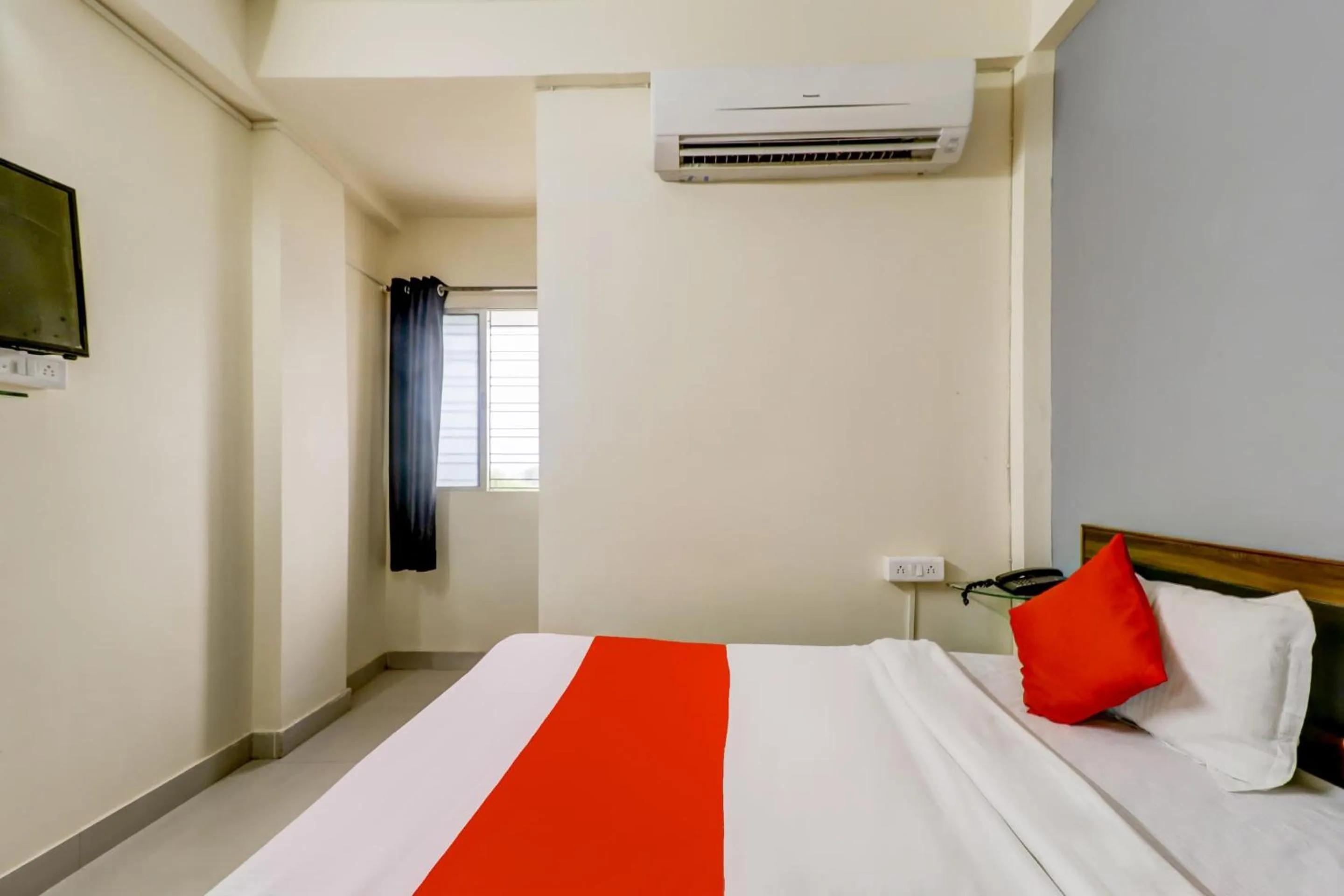 Bedroom, Bed in Hotel O The Crown Inn