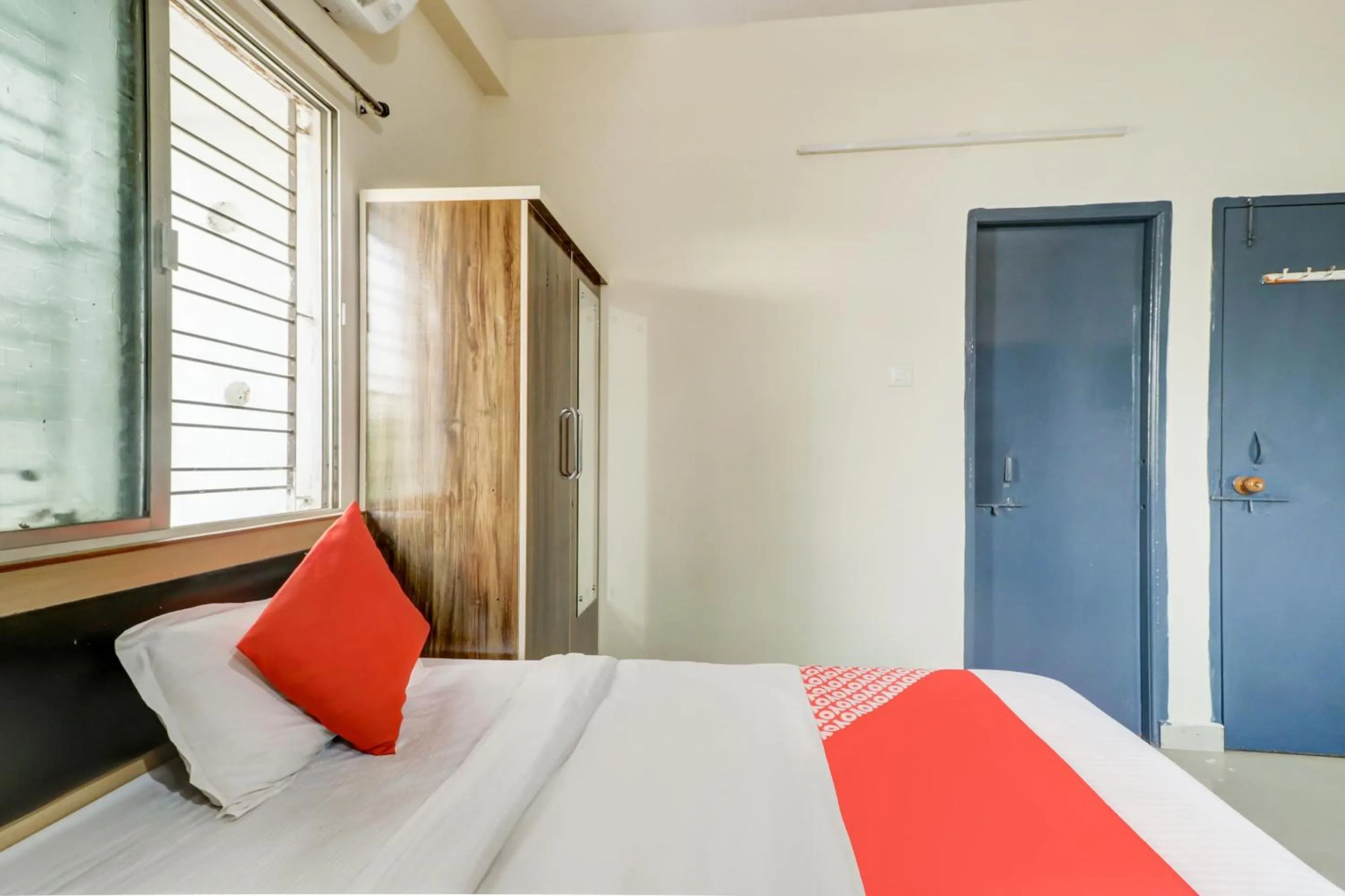 Bedroom, Bed in Hotel O The Crown Inn