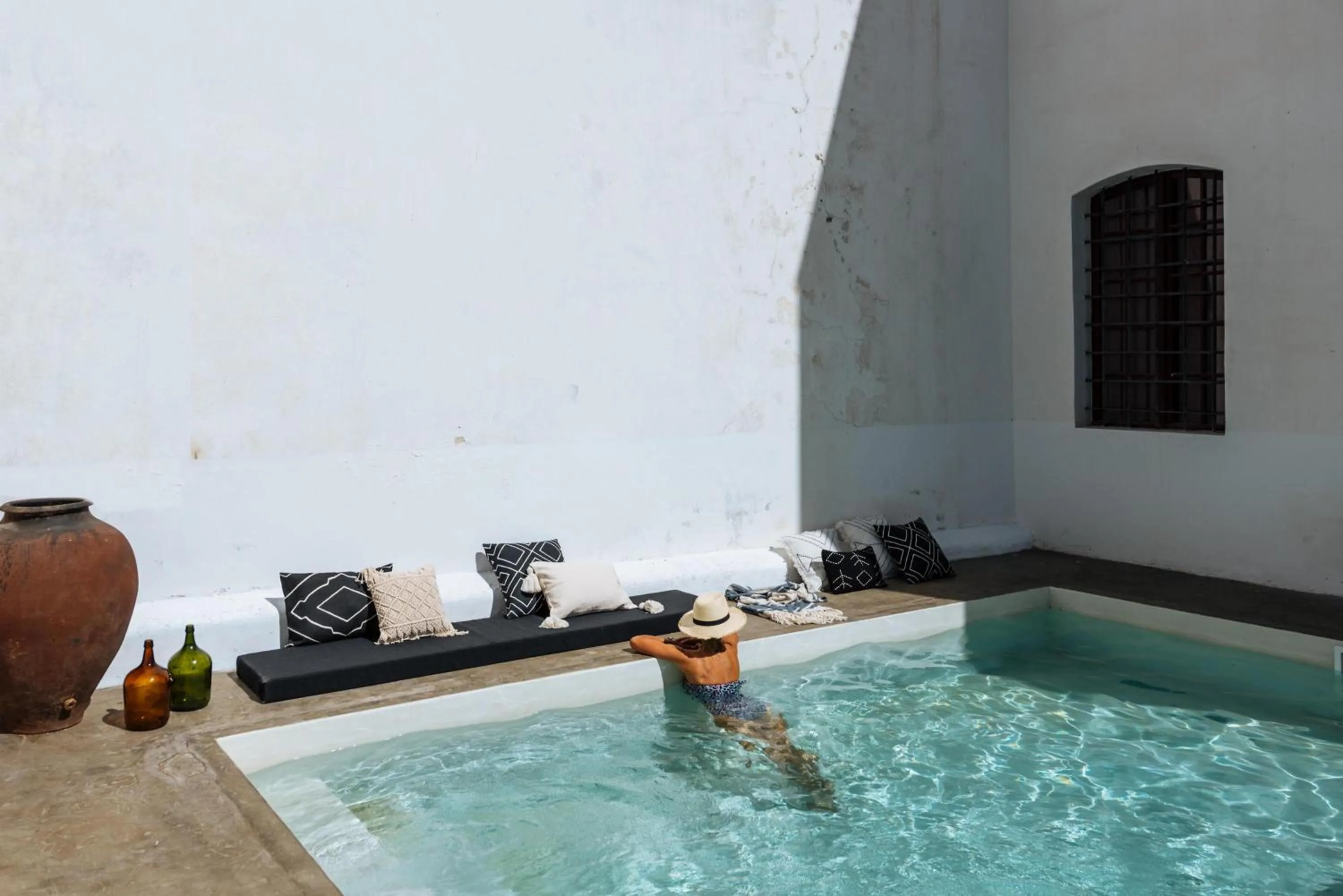 Swimming pool in Aljana Guest House Beja