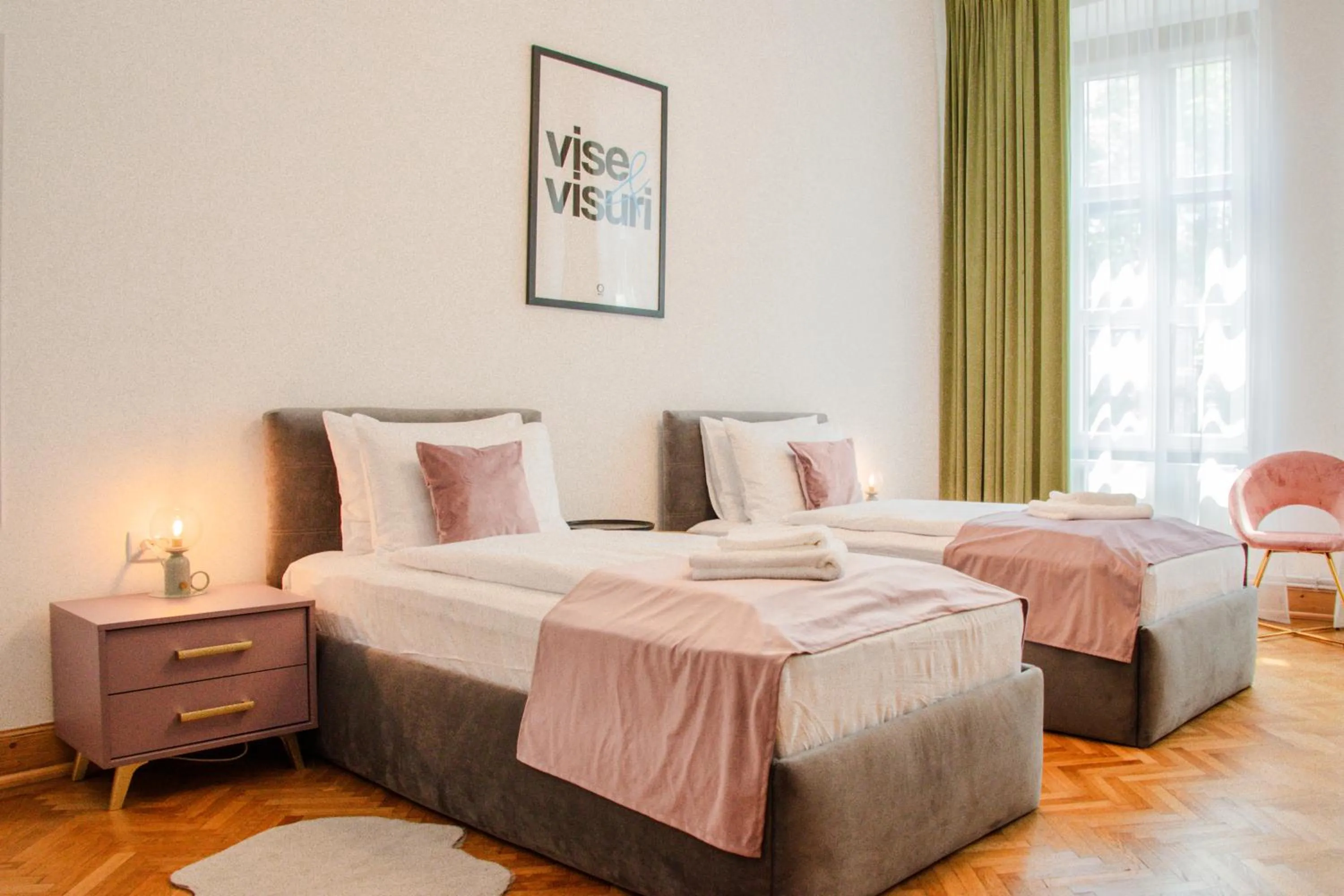 Bedroom, Bed in Althof Apartments