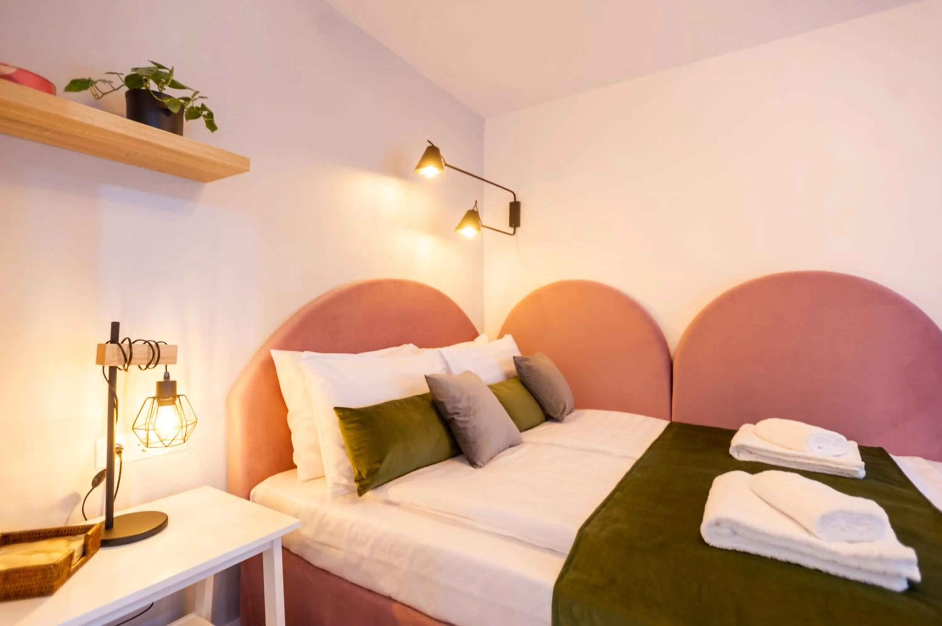 Bed in Althof Apartments