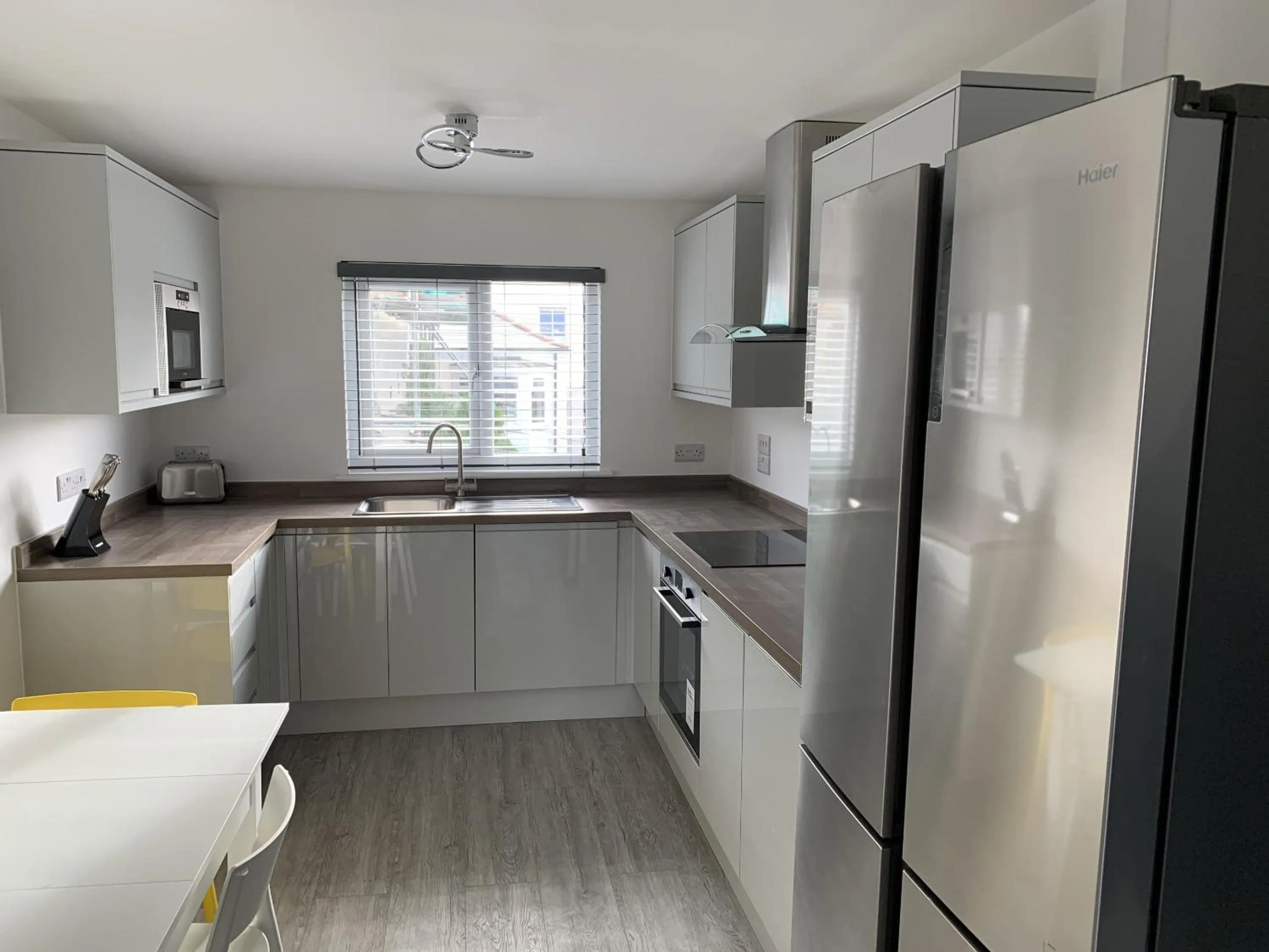 Kitchen or kitchenette in Paddington by Pureserviced