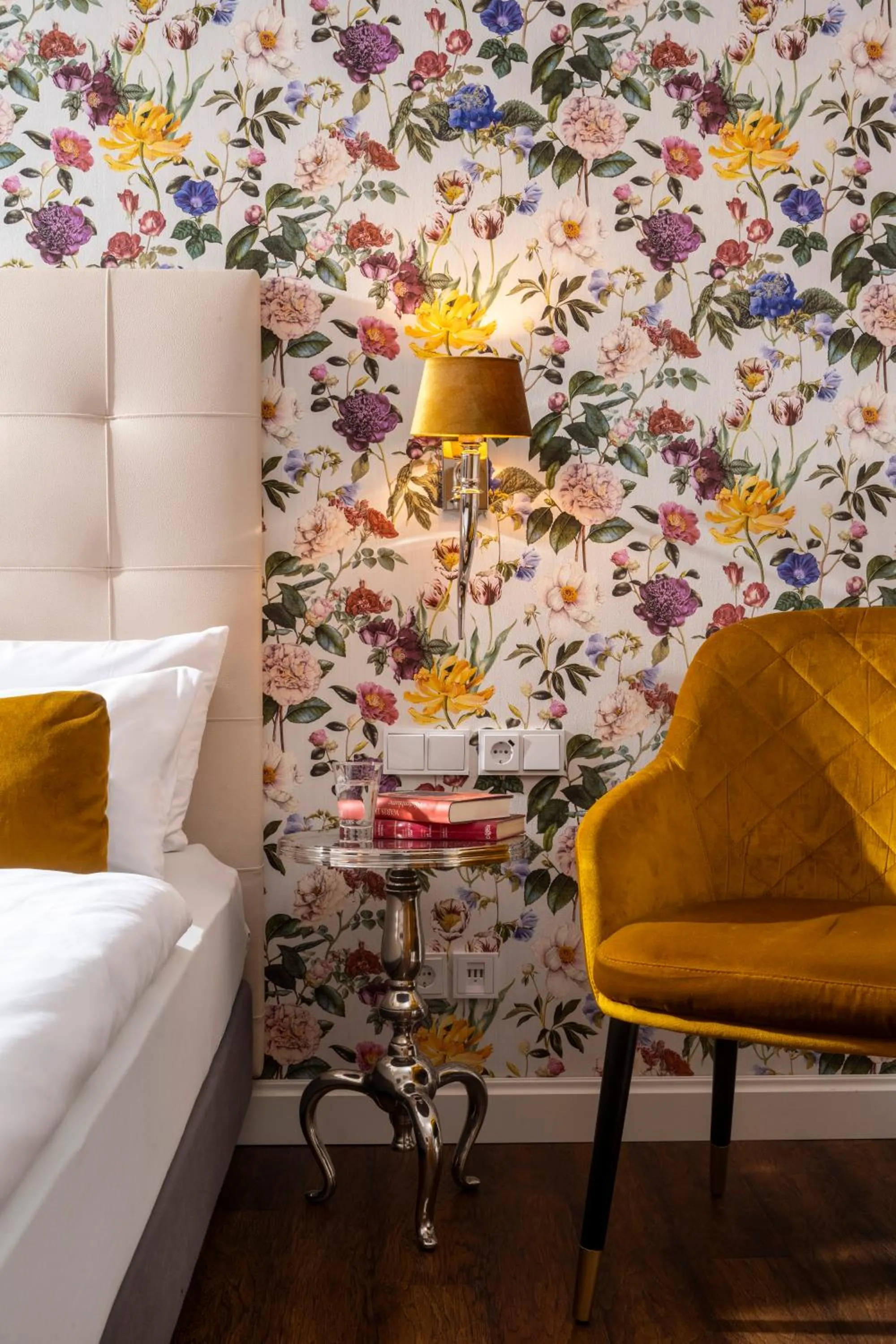 Photo of the whole room, Bed in Hotel Linther Hof