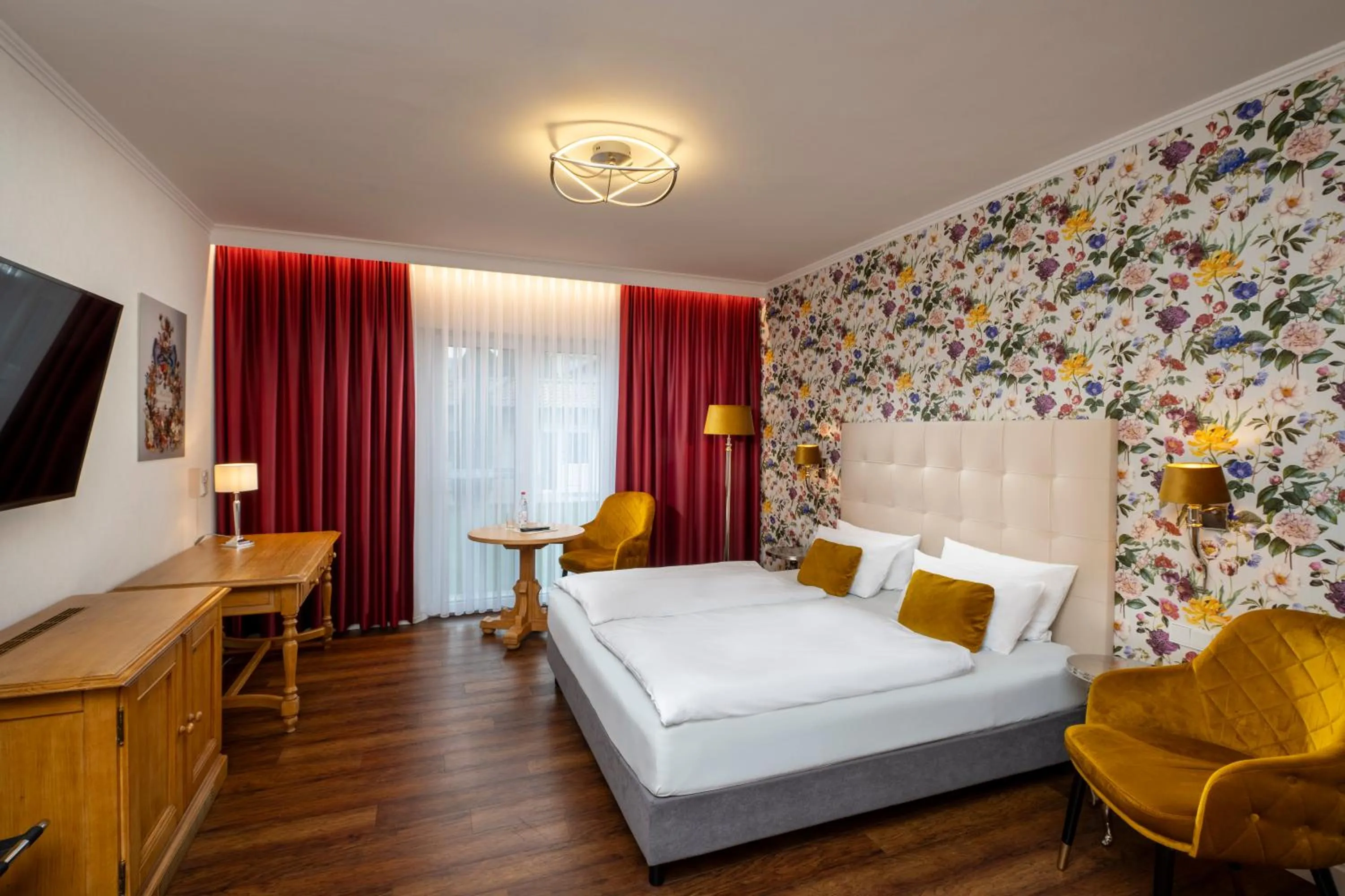 Photo of the whole room, Bed in Hotel Linther Hof