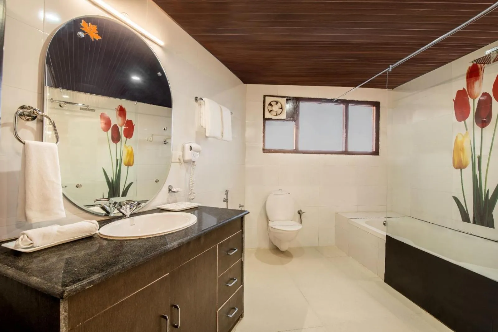Bathroom in Maple Resort Chail