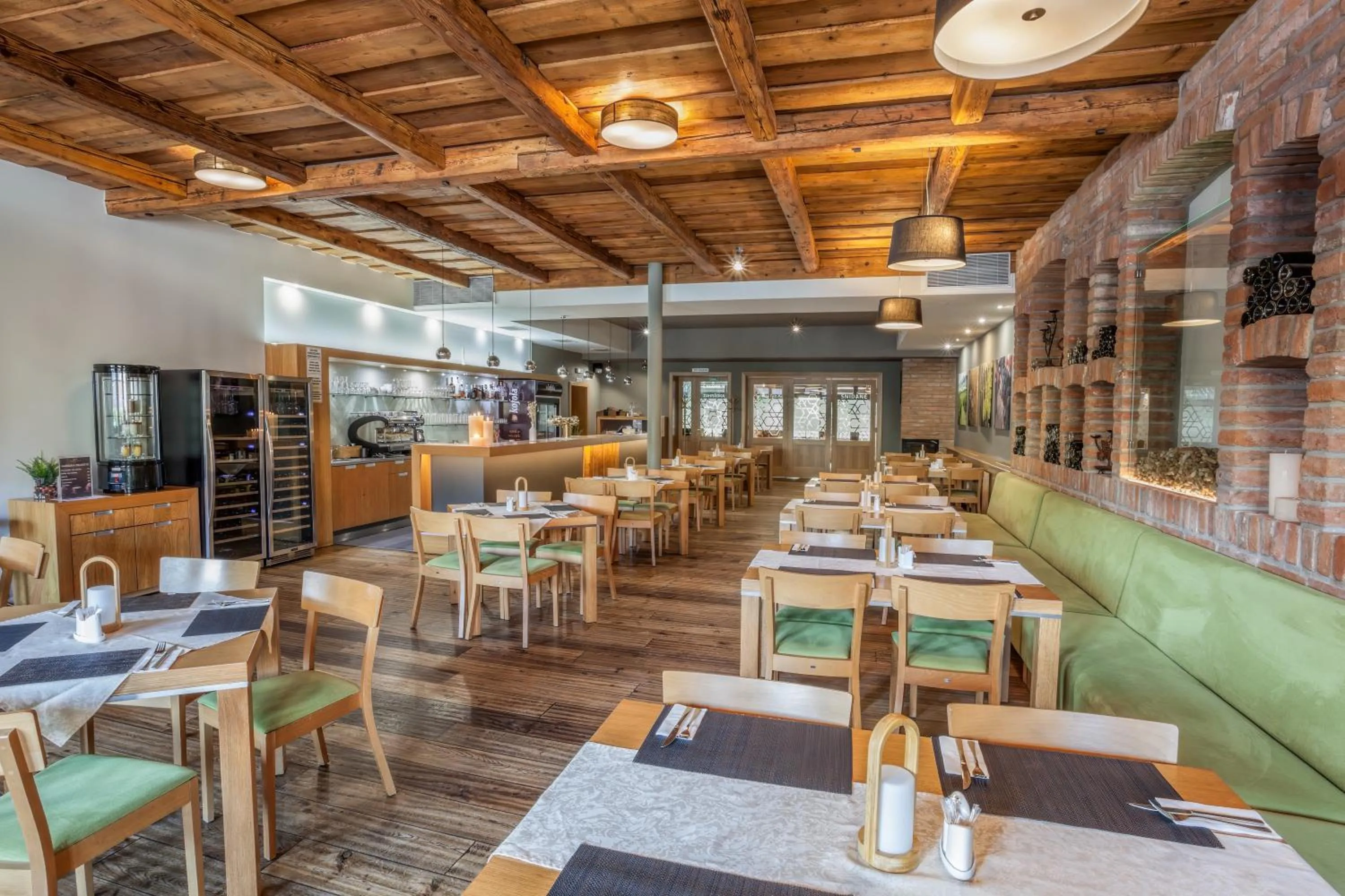 Restaurant/places to eat in Hotel Lidový dům