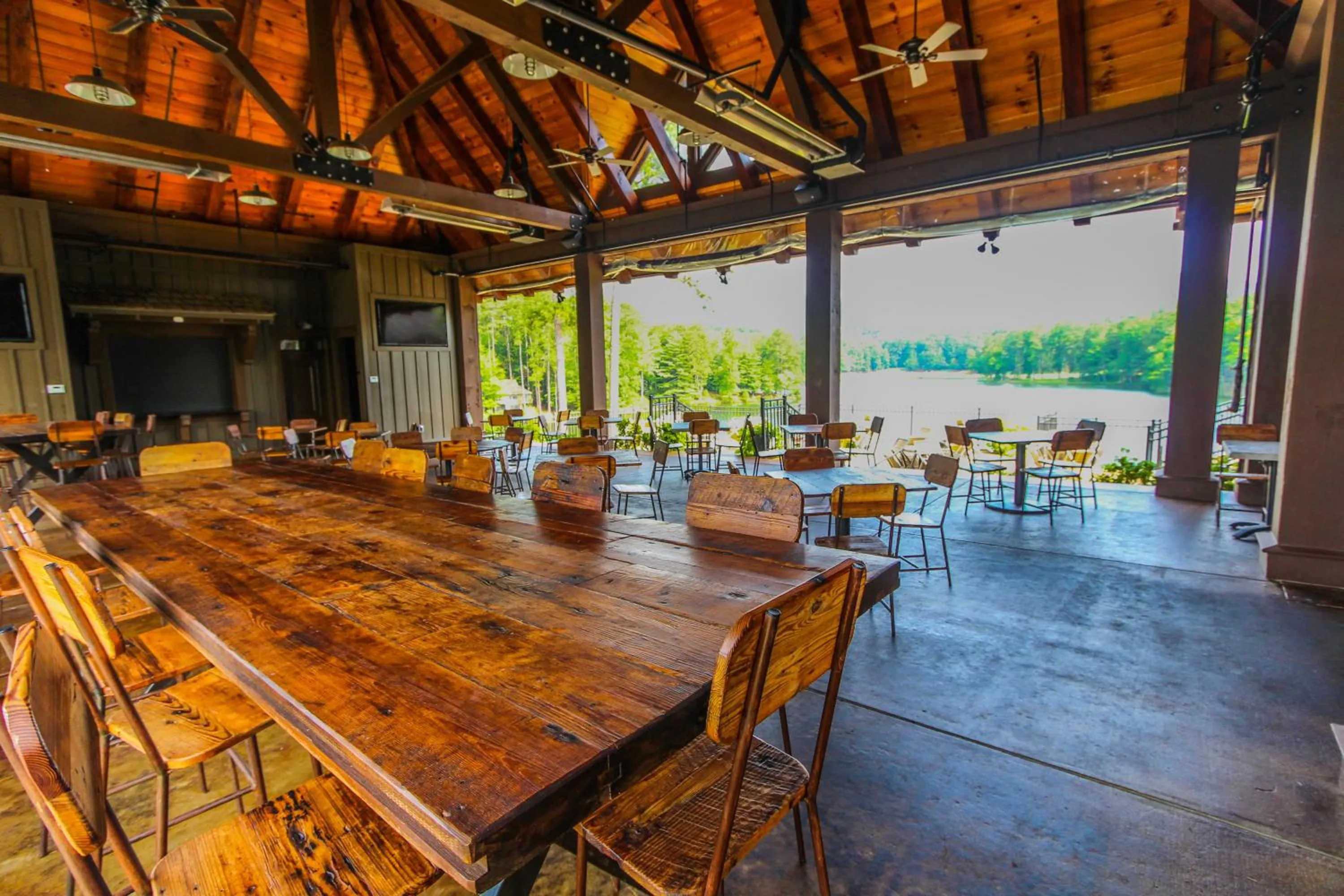 Restaurant/places to eat in Golf Club Villas