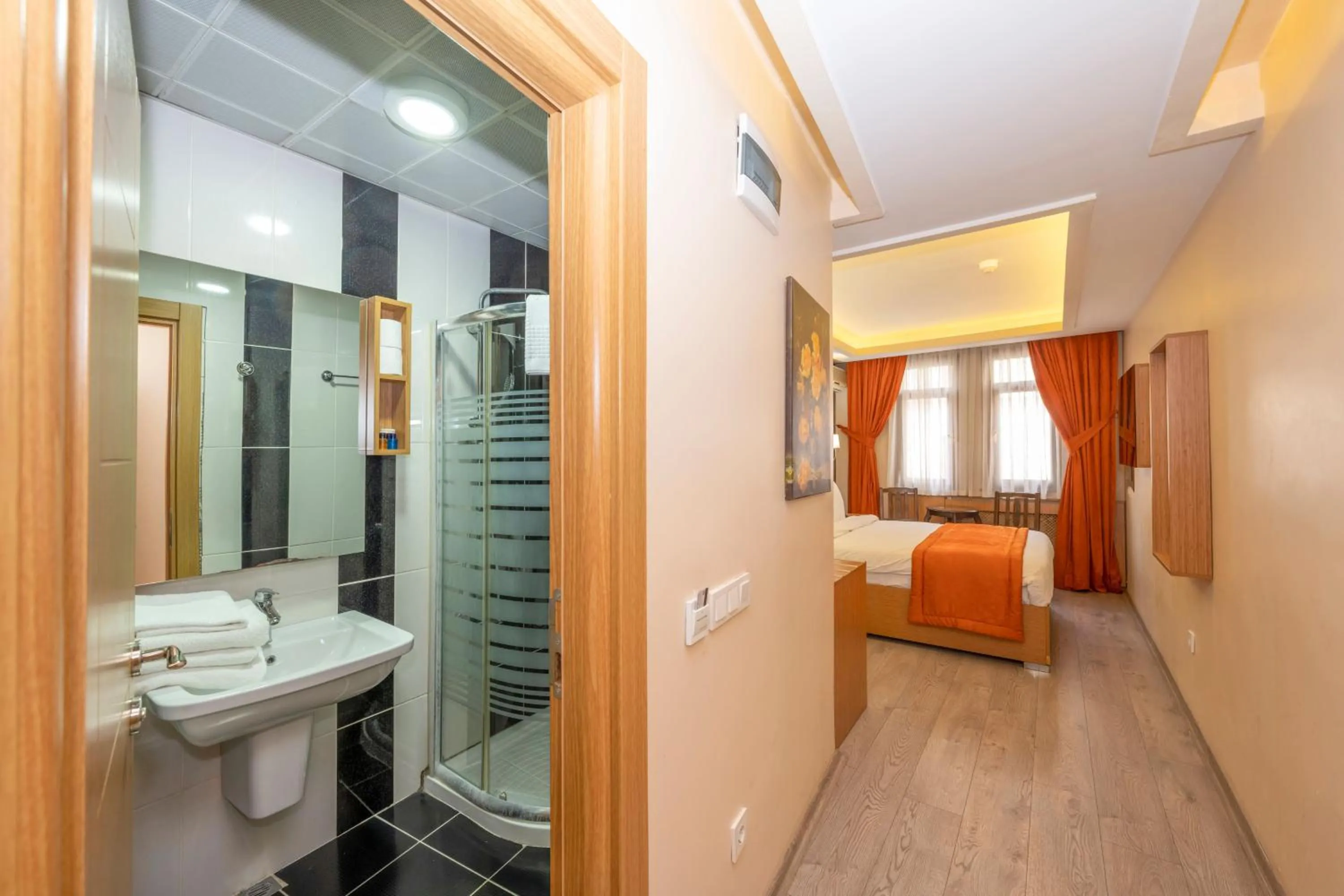 Photo of the whole room, Bed in Hotel Devman