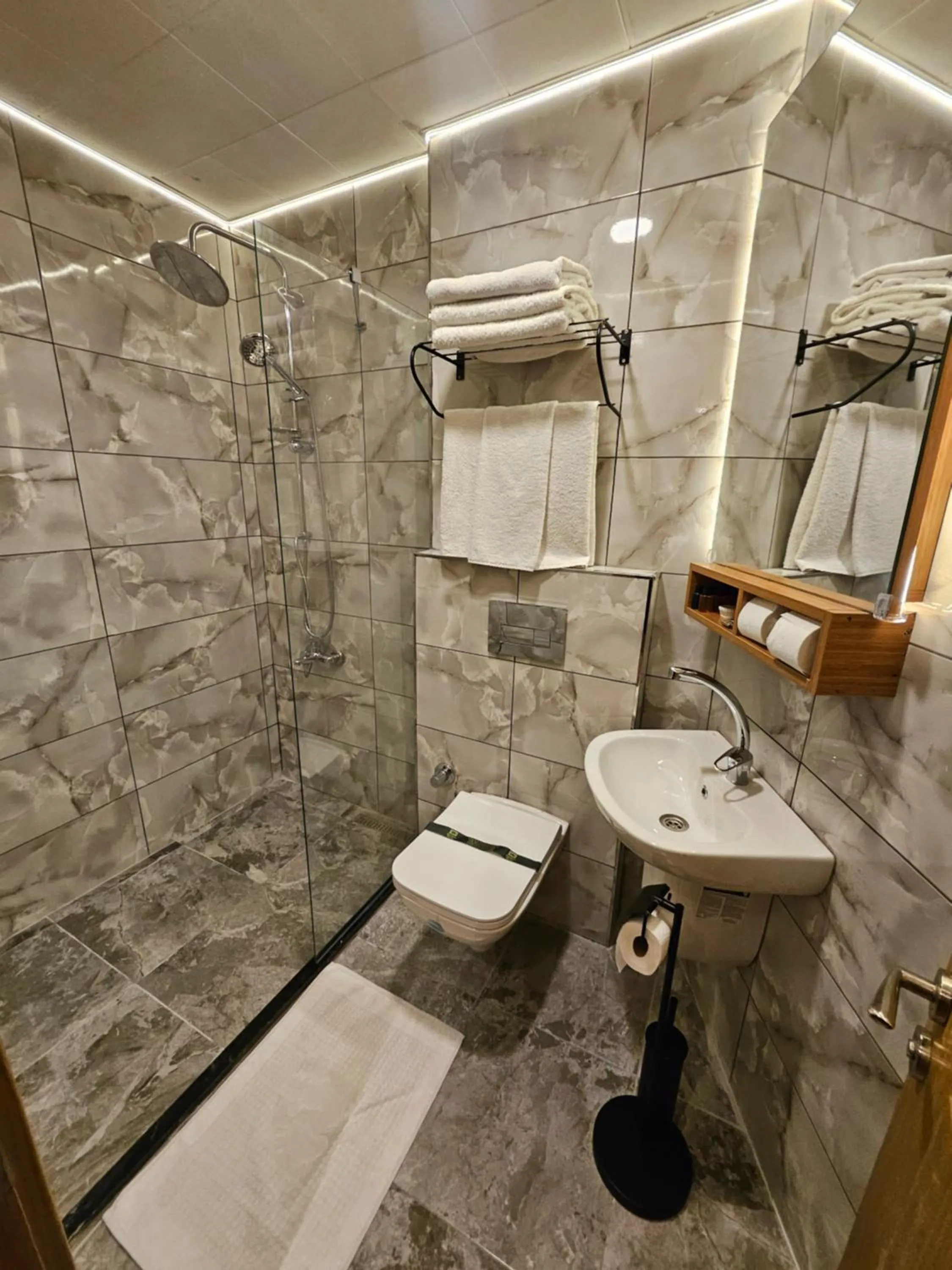 Toilet in The Hotel Devman