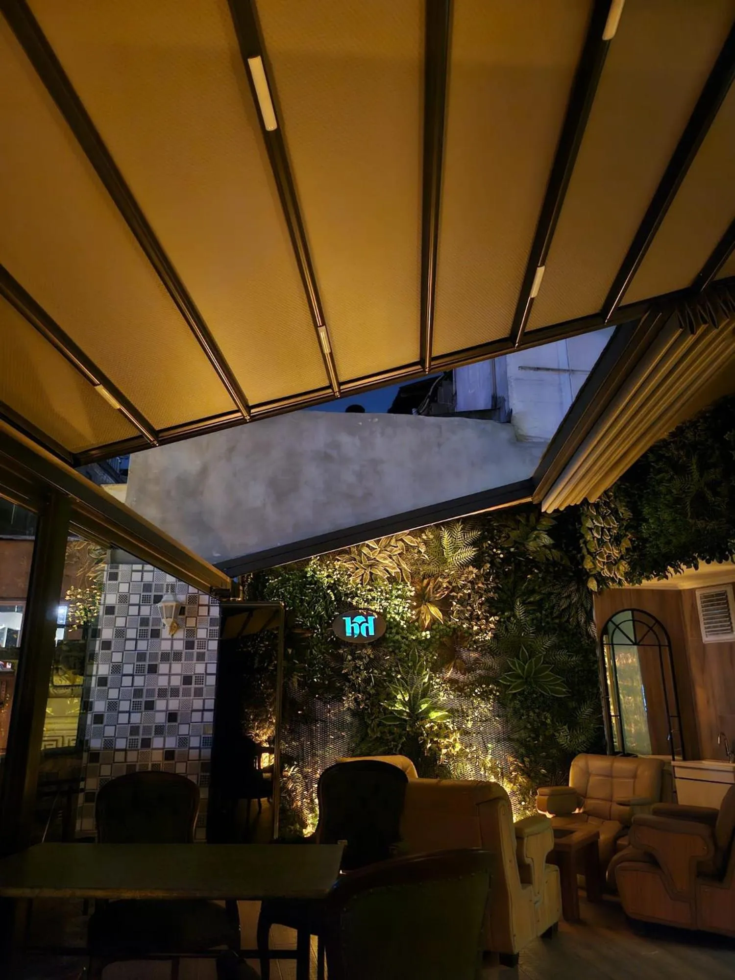 Night in Hotel Devman