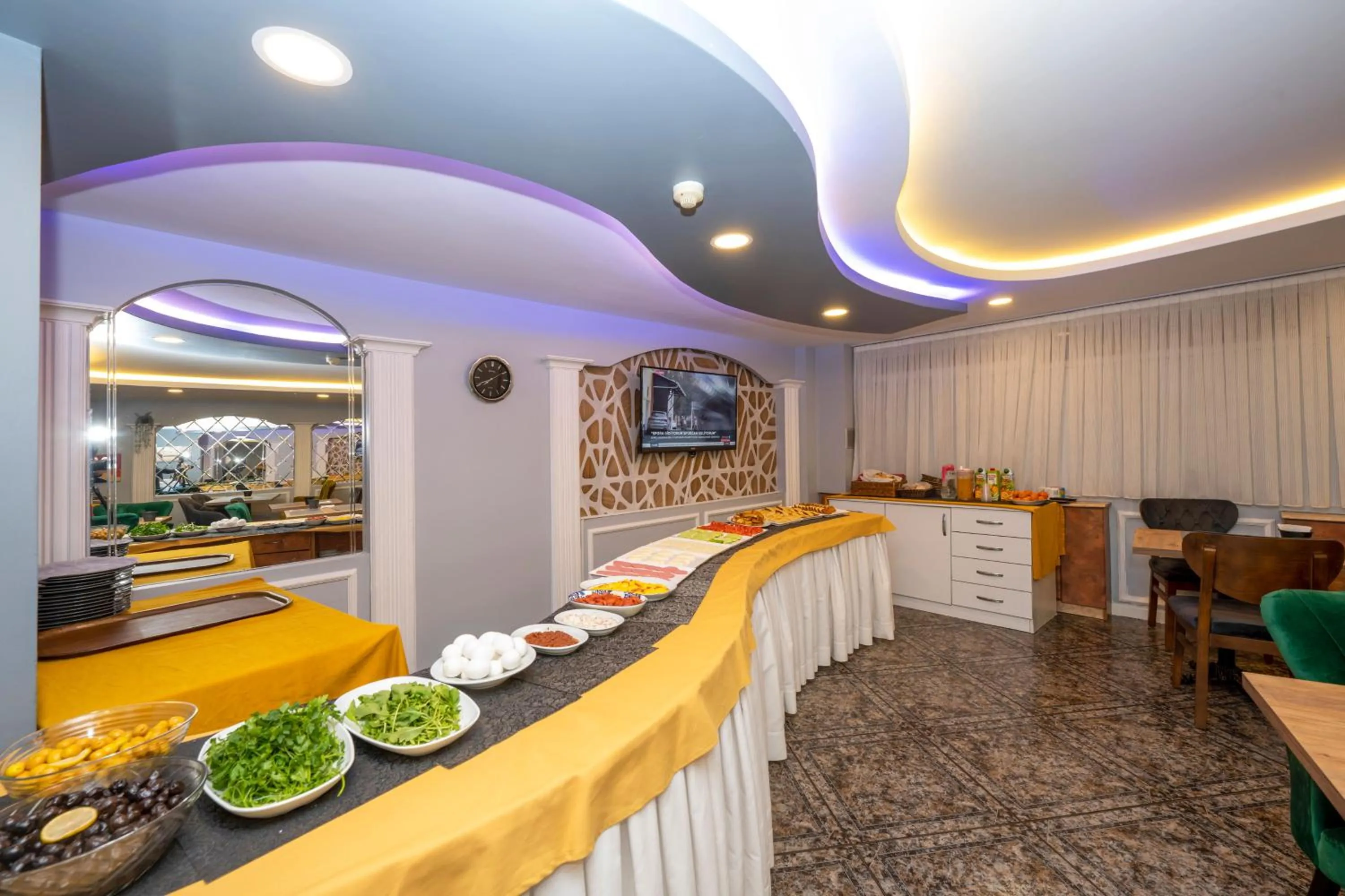 Buffet breakfast in Hotel Devman