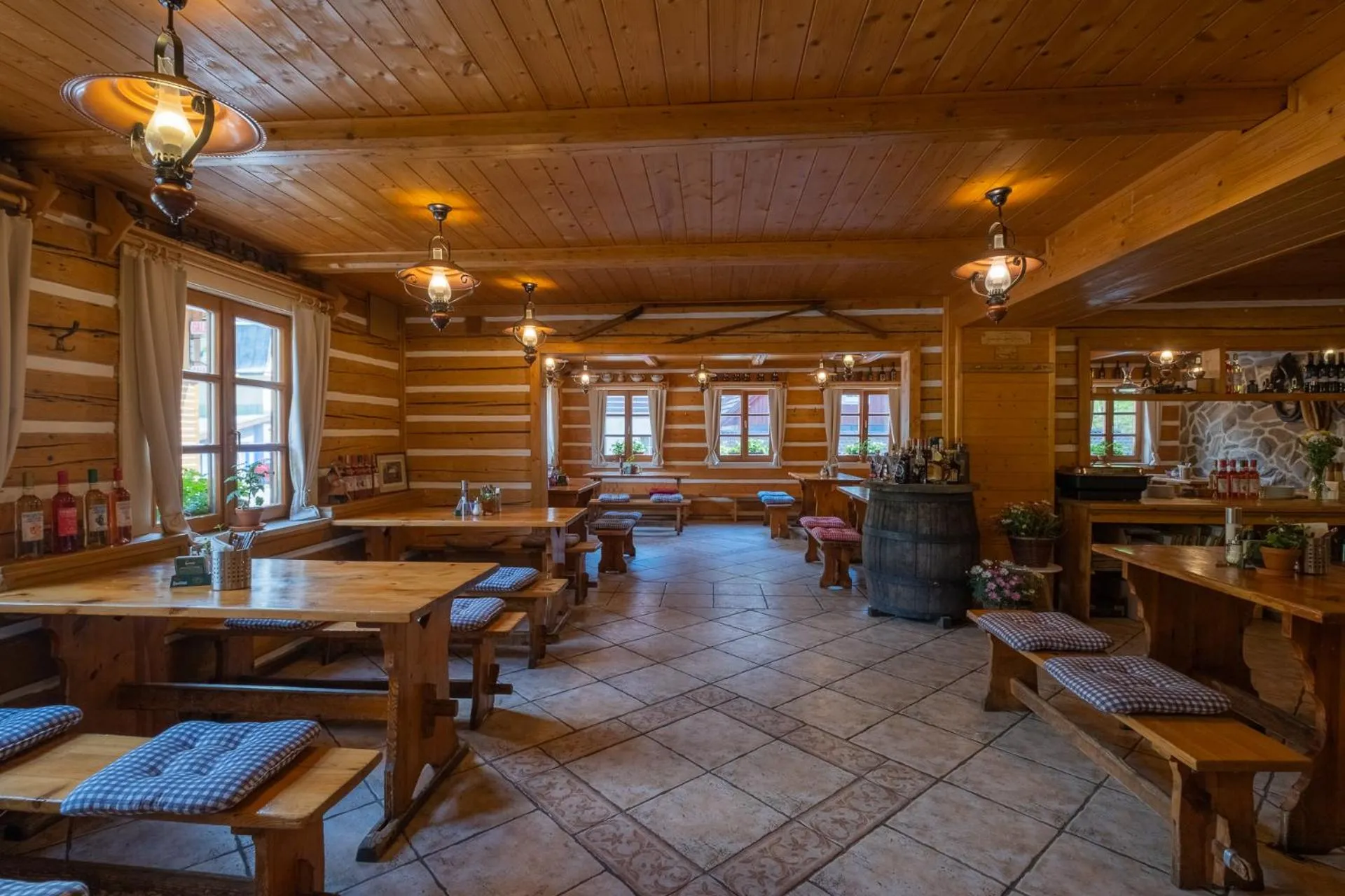 Restaurant/places to eat in Hotel Hvezda